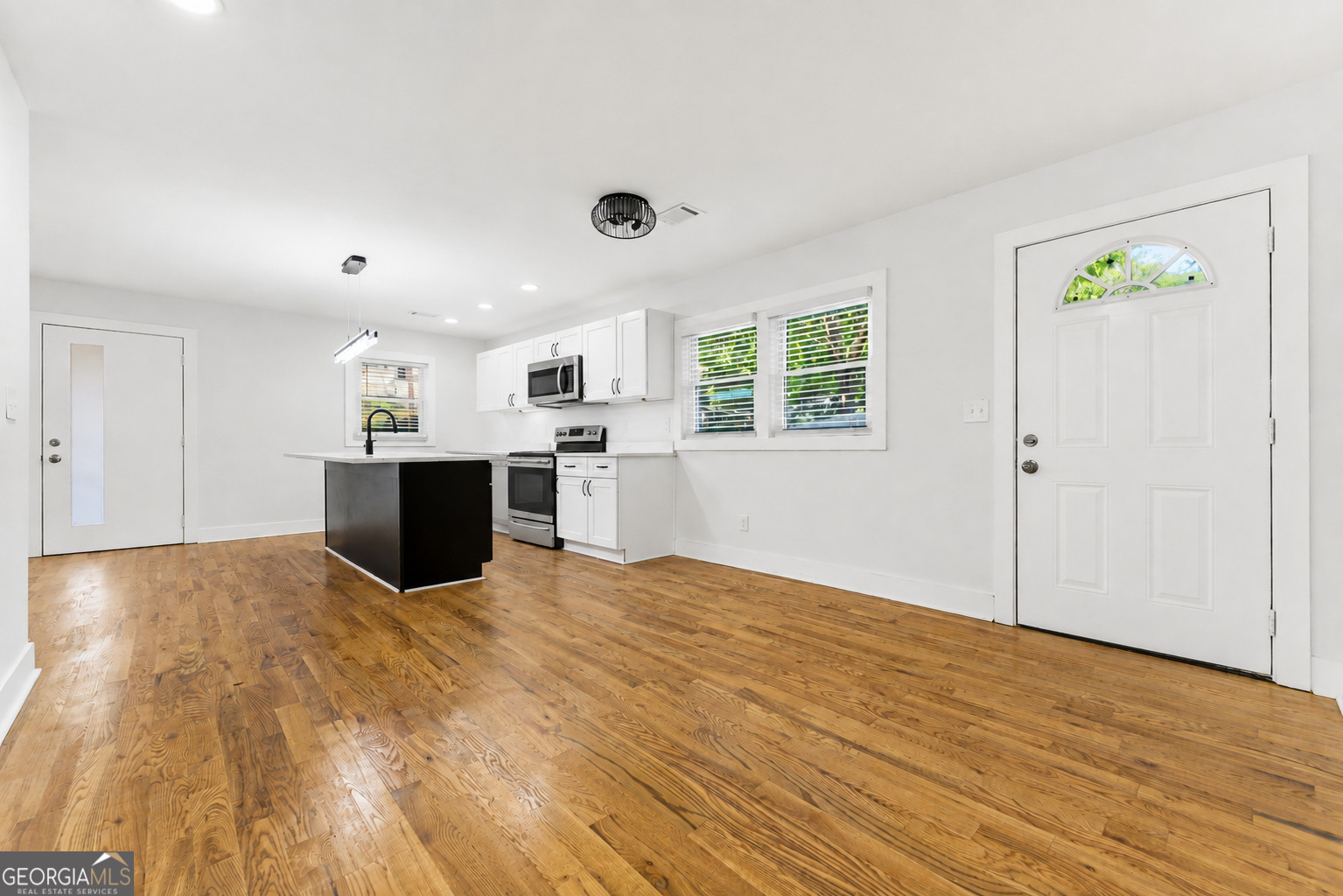 921 Hall Street Property Photo 34