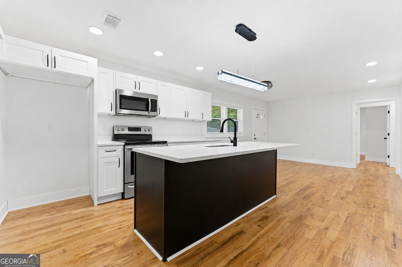 921 Hall Street Property Photo 35