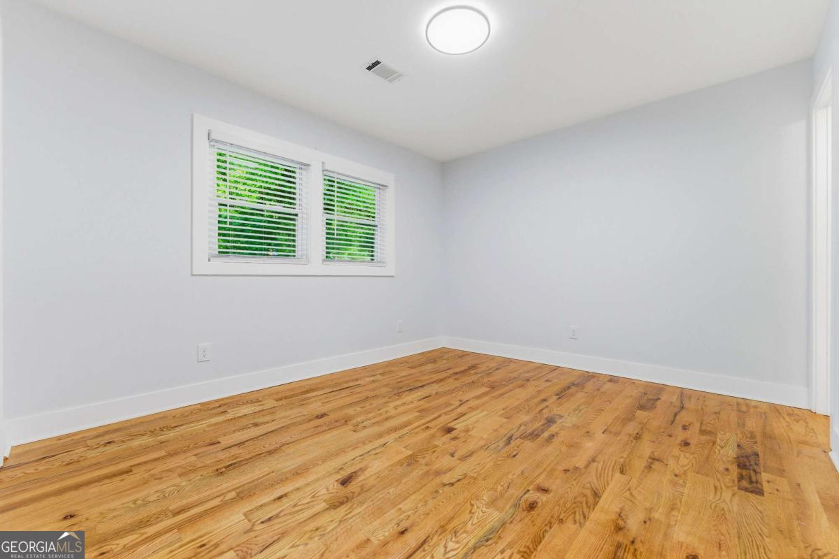 921 Hall Street Property Photo 40