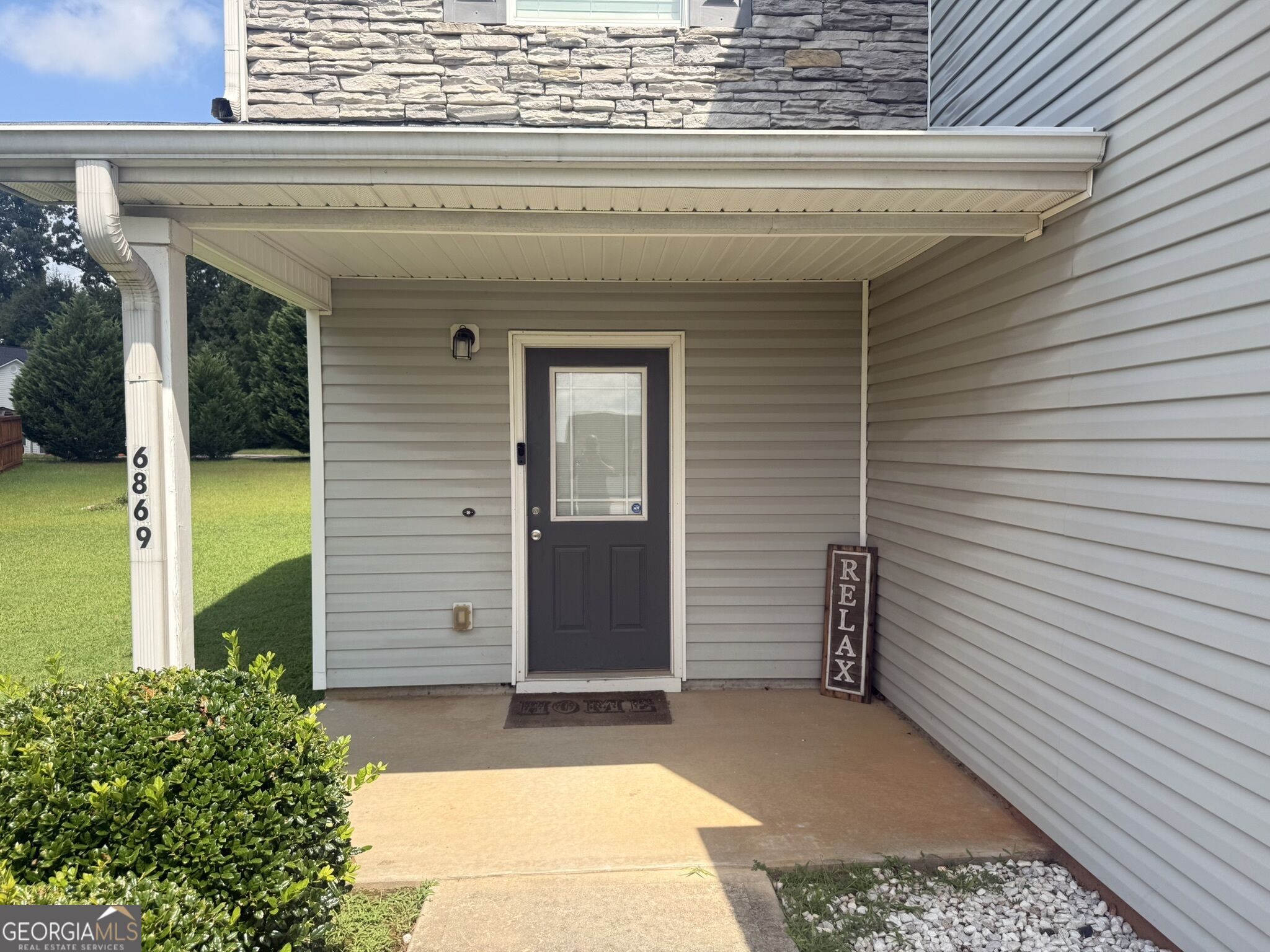 6869 Lockley Court Property Photo 2