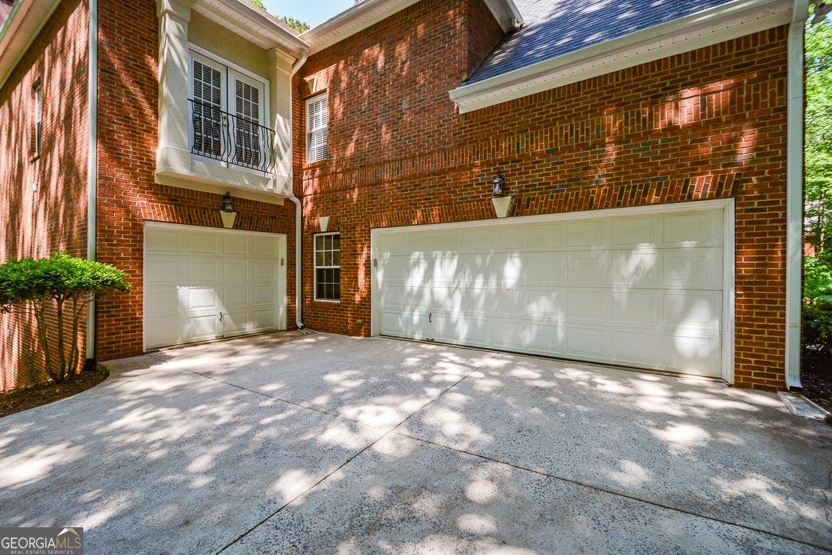 4299 Windham Court Property Photo 4