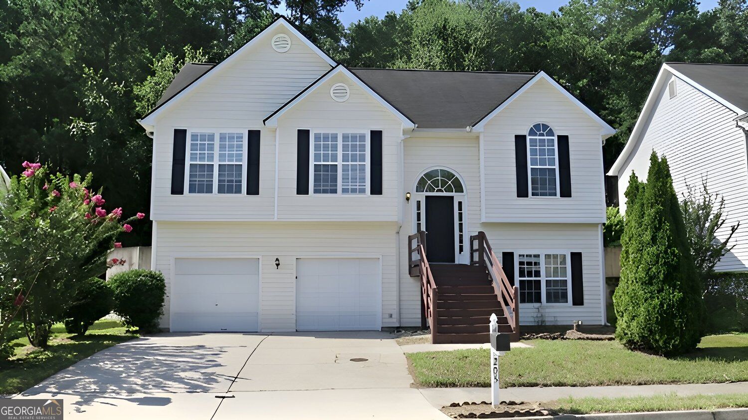 205 Buffington Drive Property Photo 3