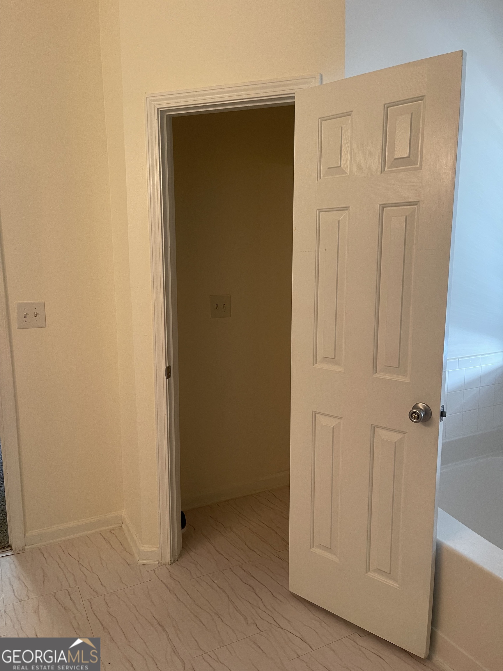 11053 Aliyah Drive Property Photo 18