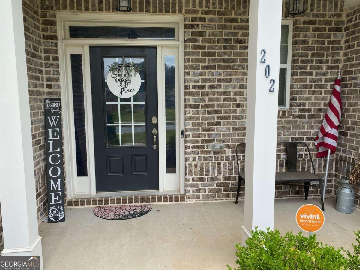202 Oakleigh Pointe Drive Property Photo 3
