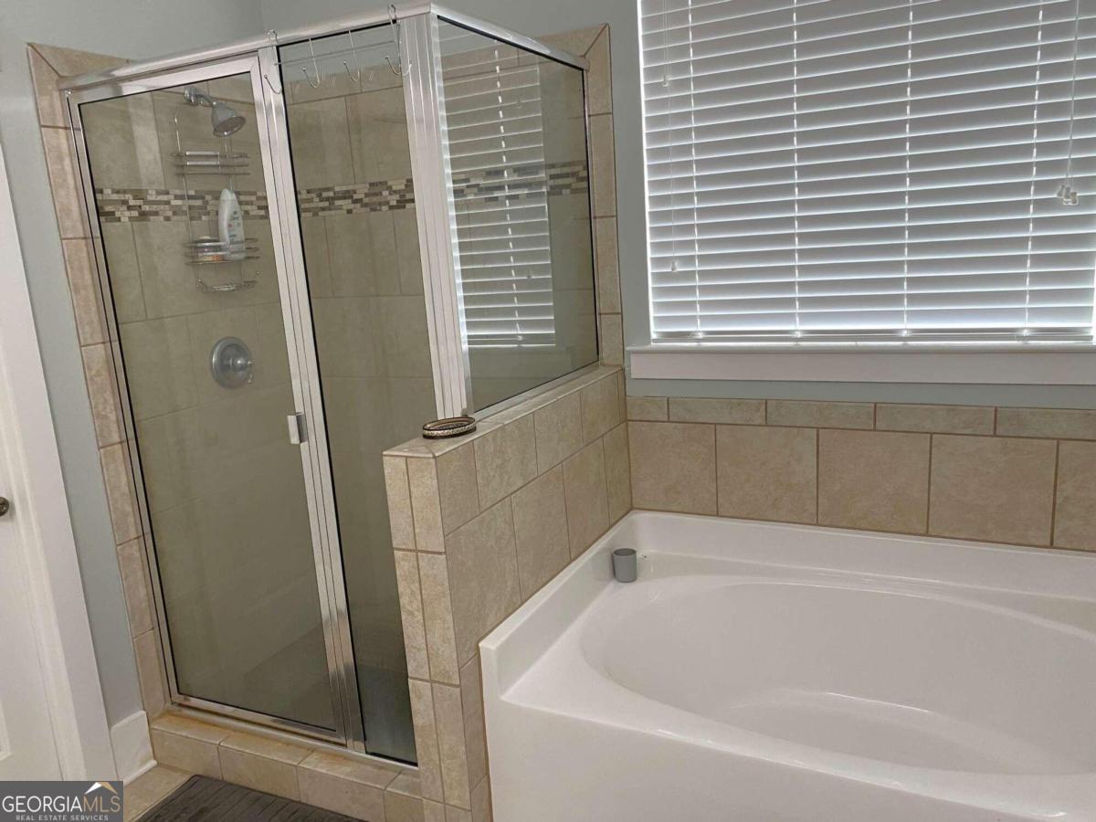 202 Oakleigh Pointe Drive Property Photo 37