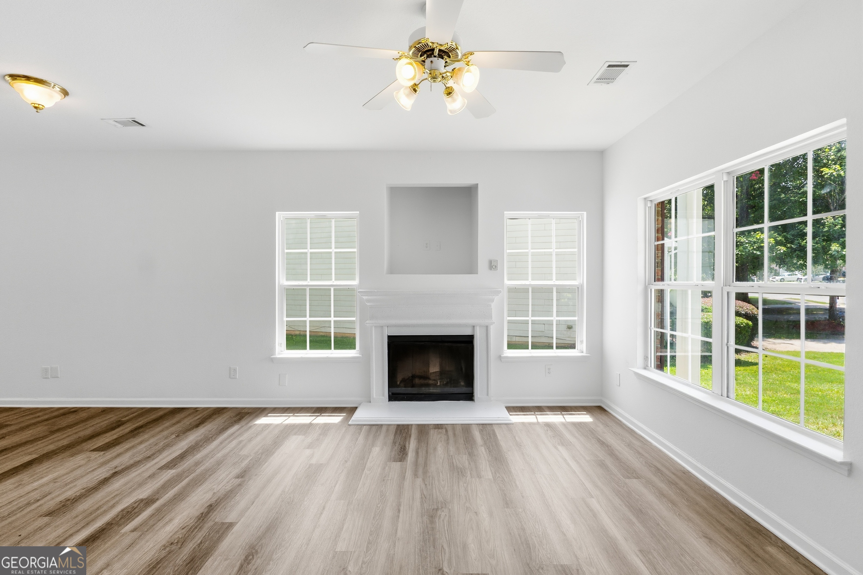 7062 Brookview Creek Property Photo 6