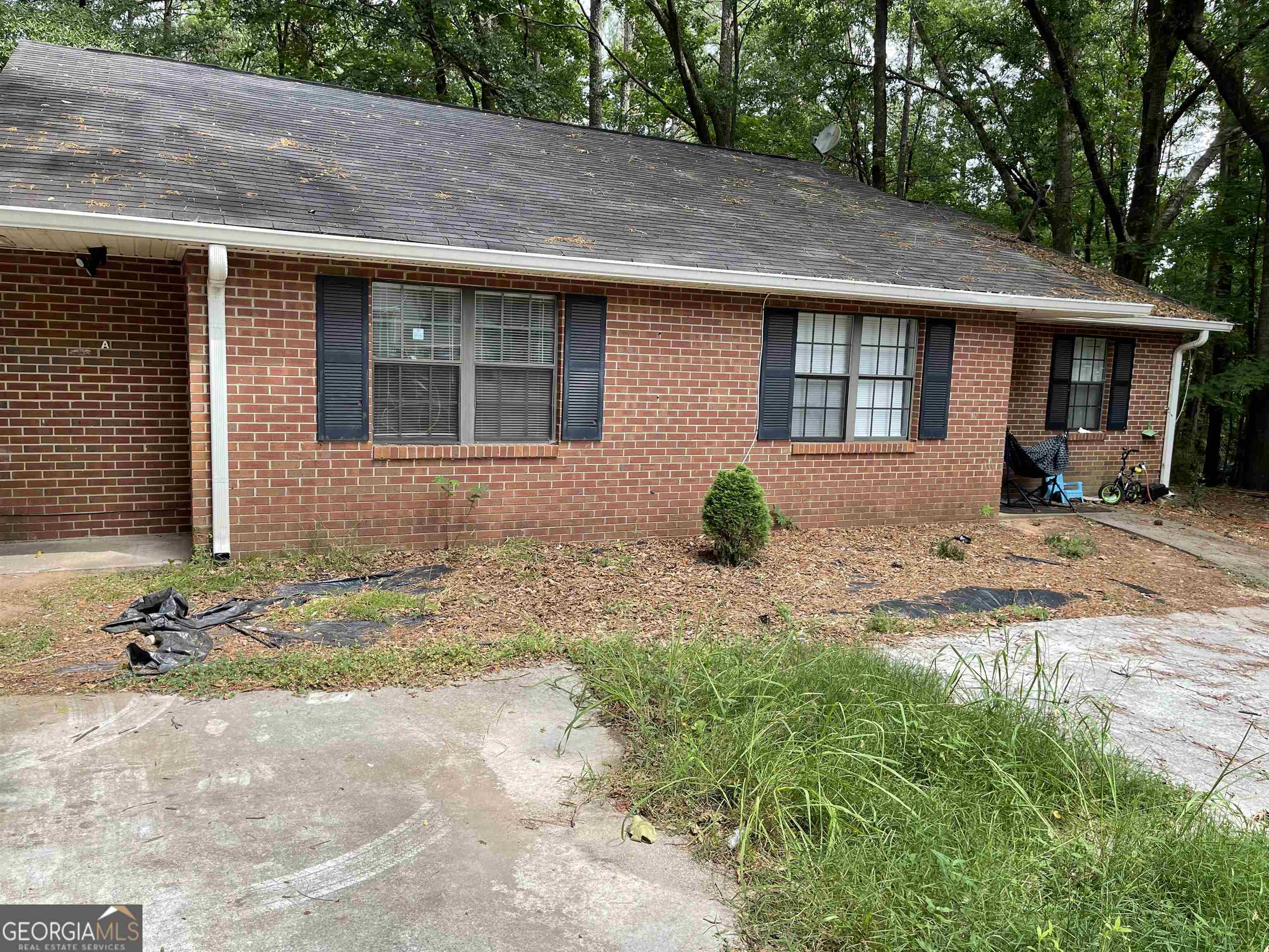 150 Hunters Lane # A Property Photo 3