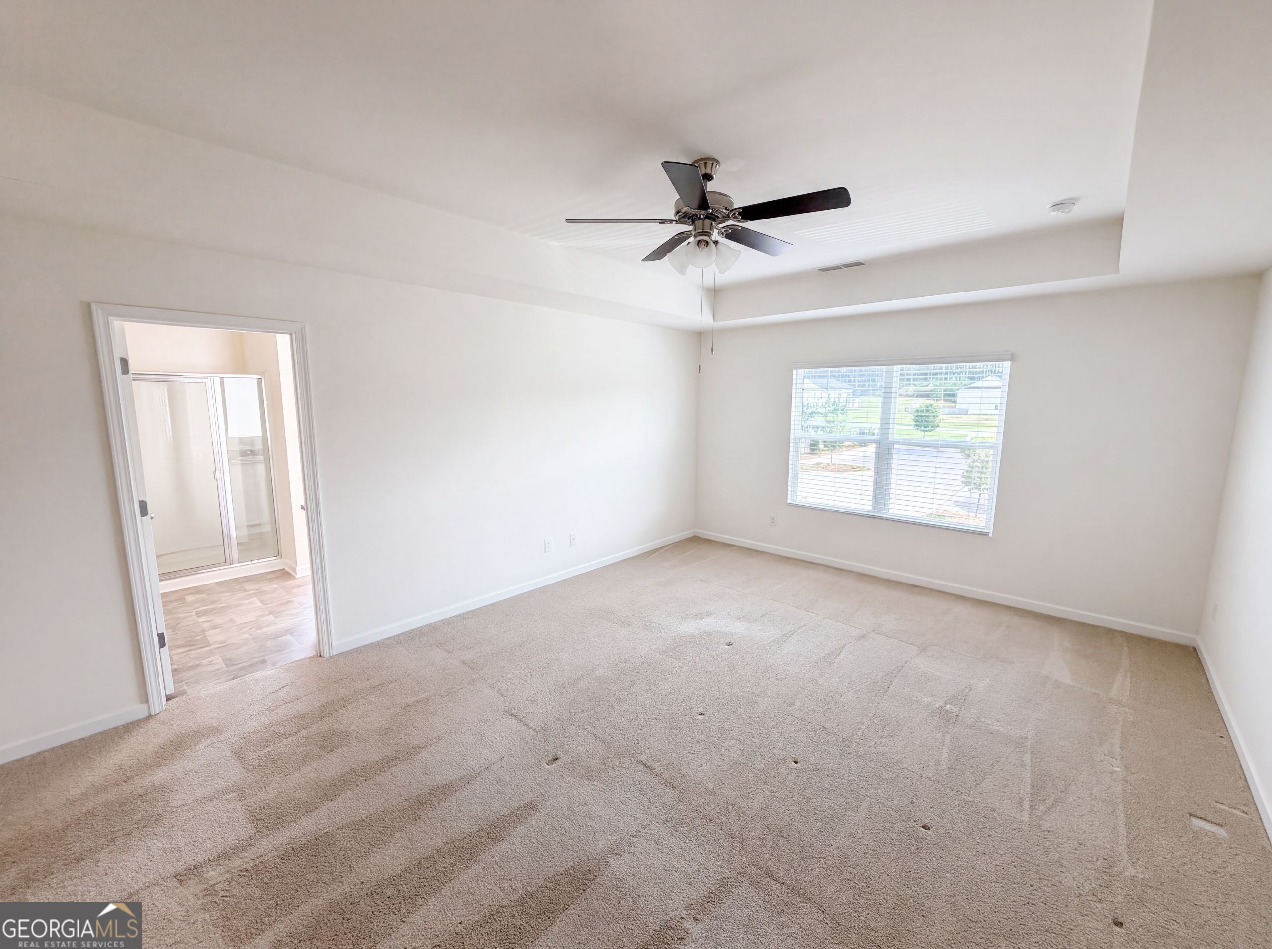 96 Silver Birch Pass Property Photo 4