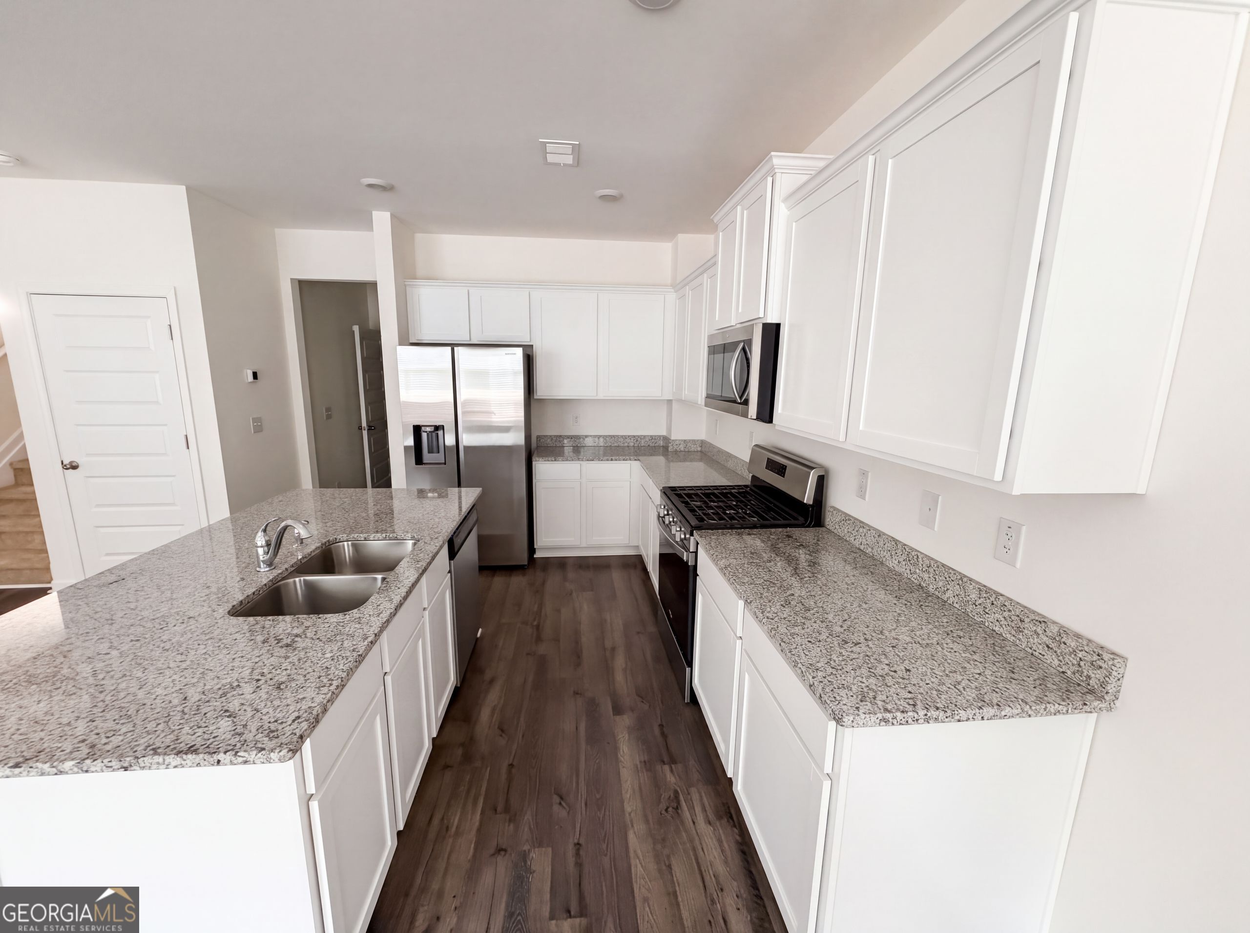 96 Silver Birch Pass Property Photo 6
