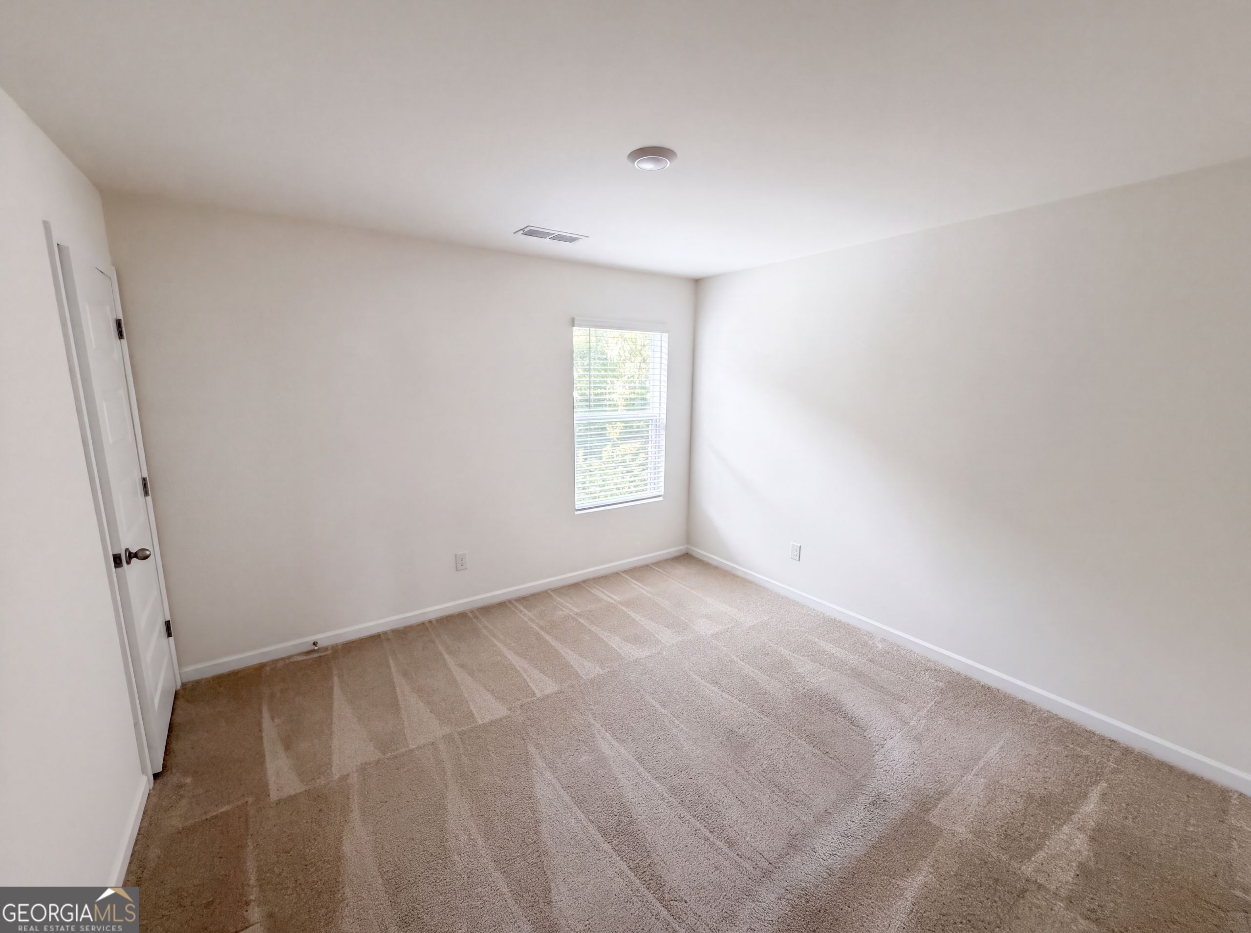 96 Silver Birch Pass Property Photo 14