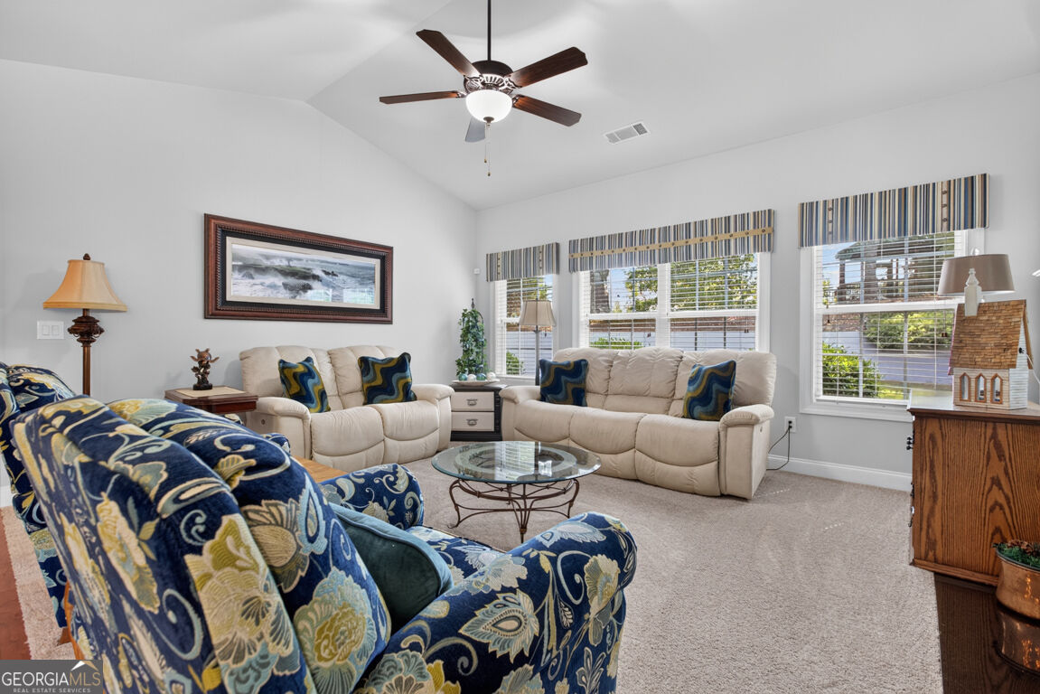 835 Ideal Place Property Photo 10