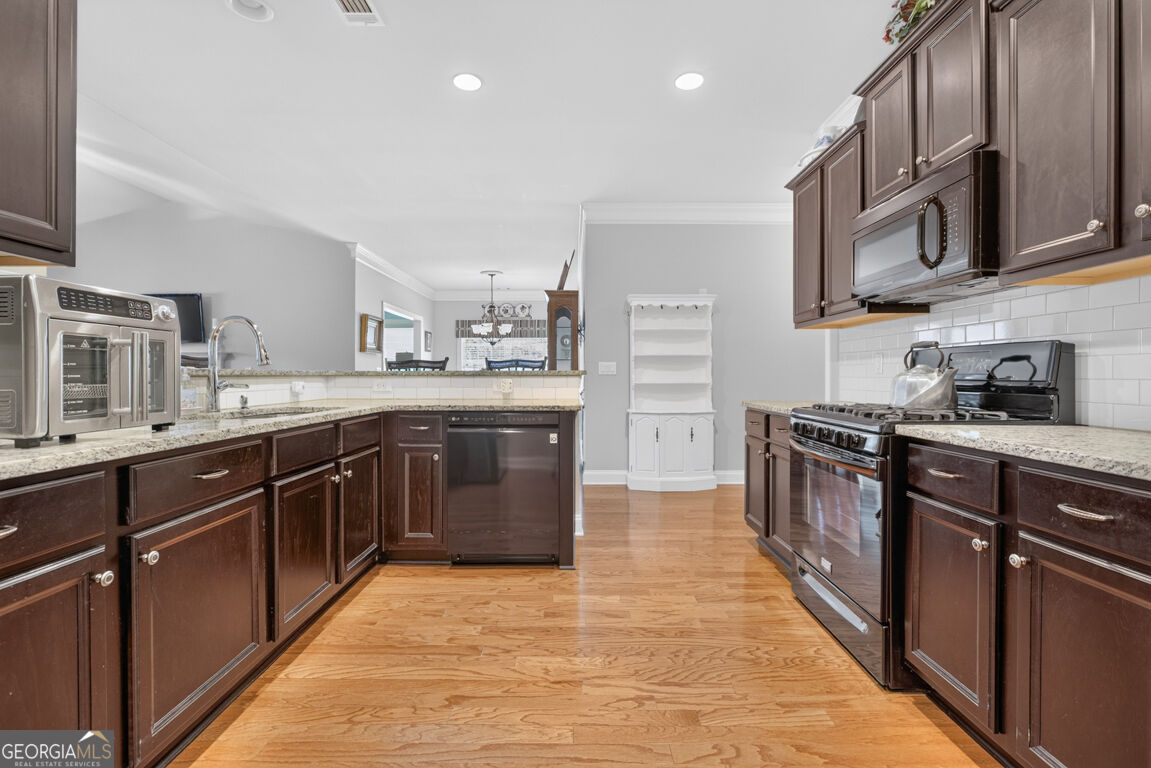 835 Ideal Place Property Photo 14