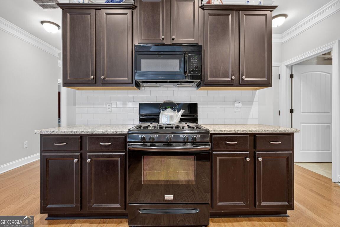 835 Ideal Place Property Photo 16