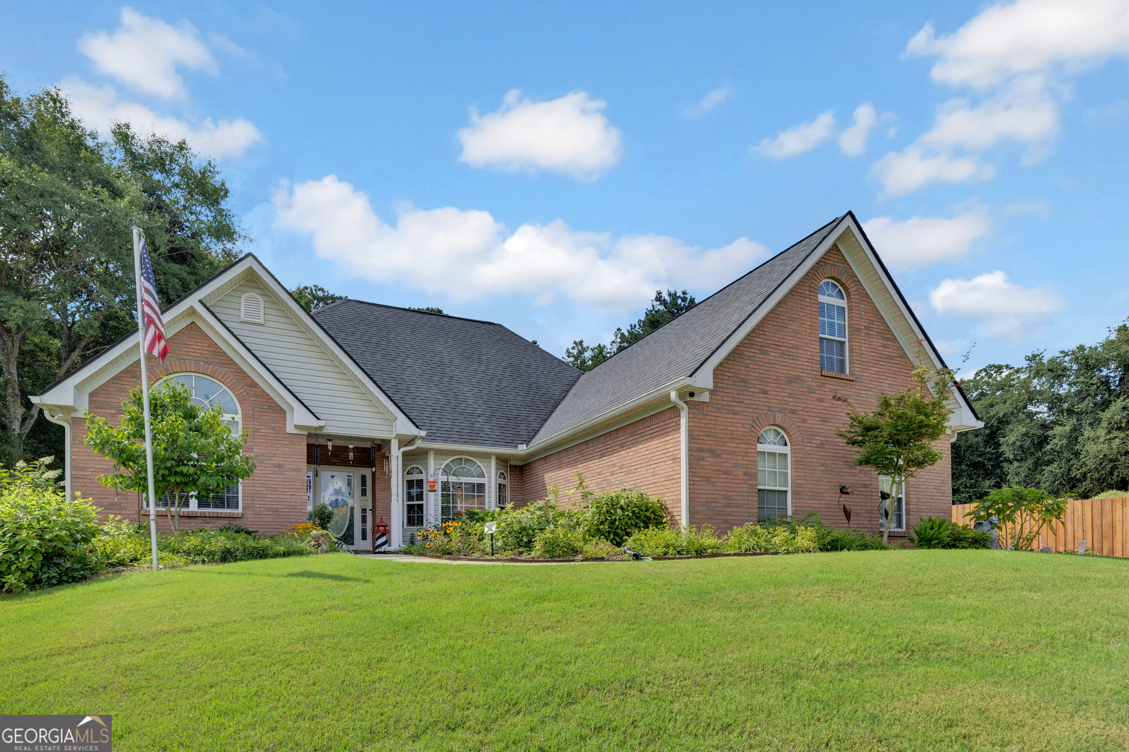 2554 Cedar Way Property Photo 1