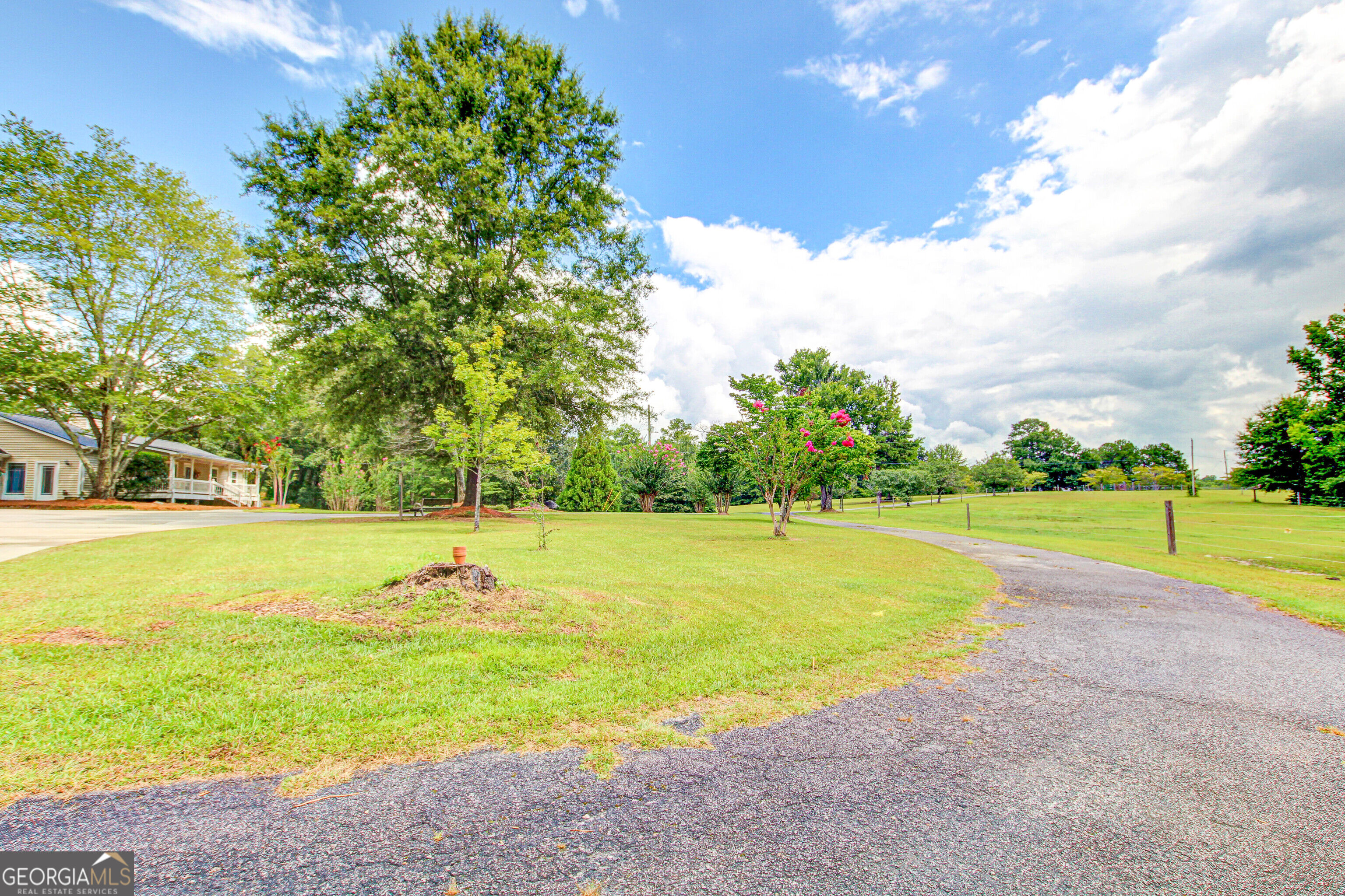 3861 Post Road Property Photo 4