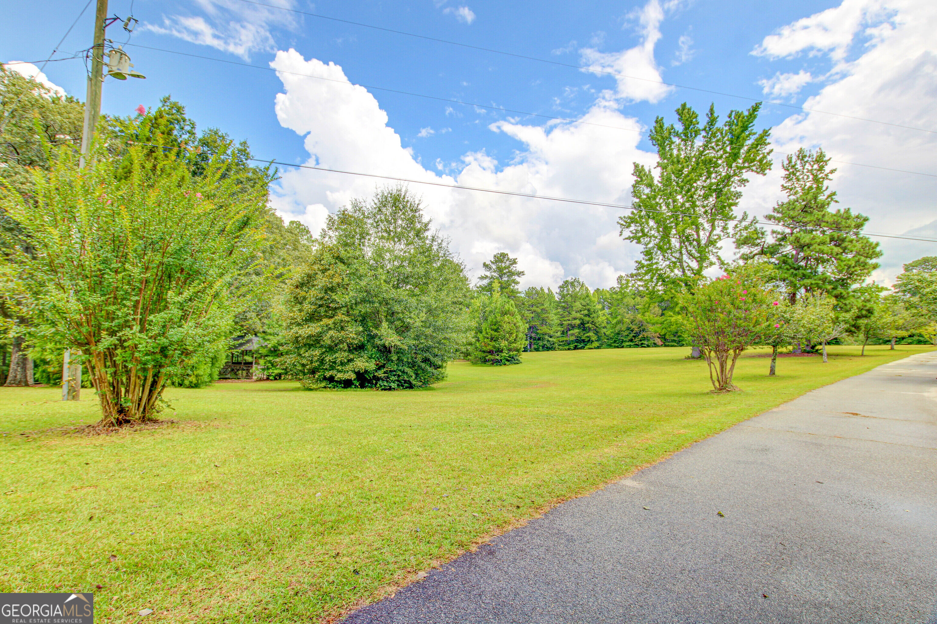 3861 Post Road Property Photo 6