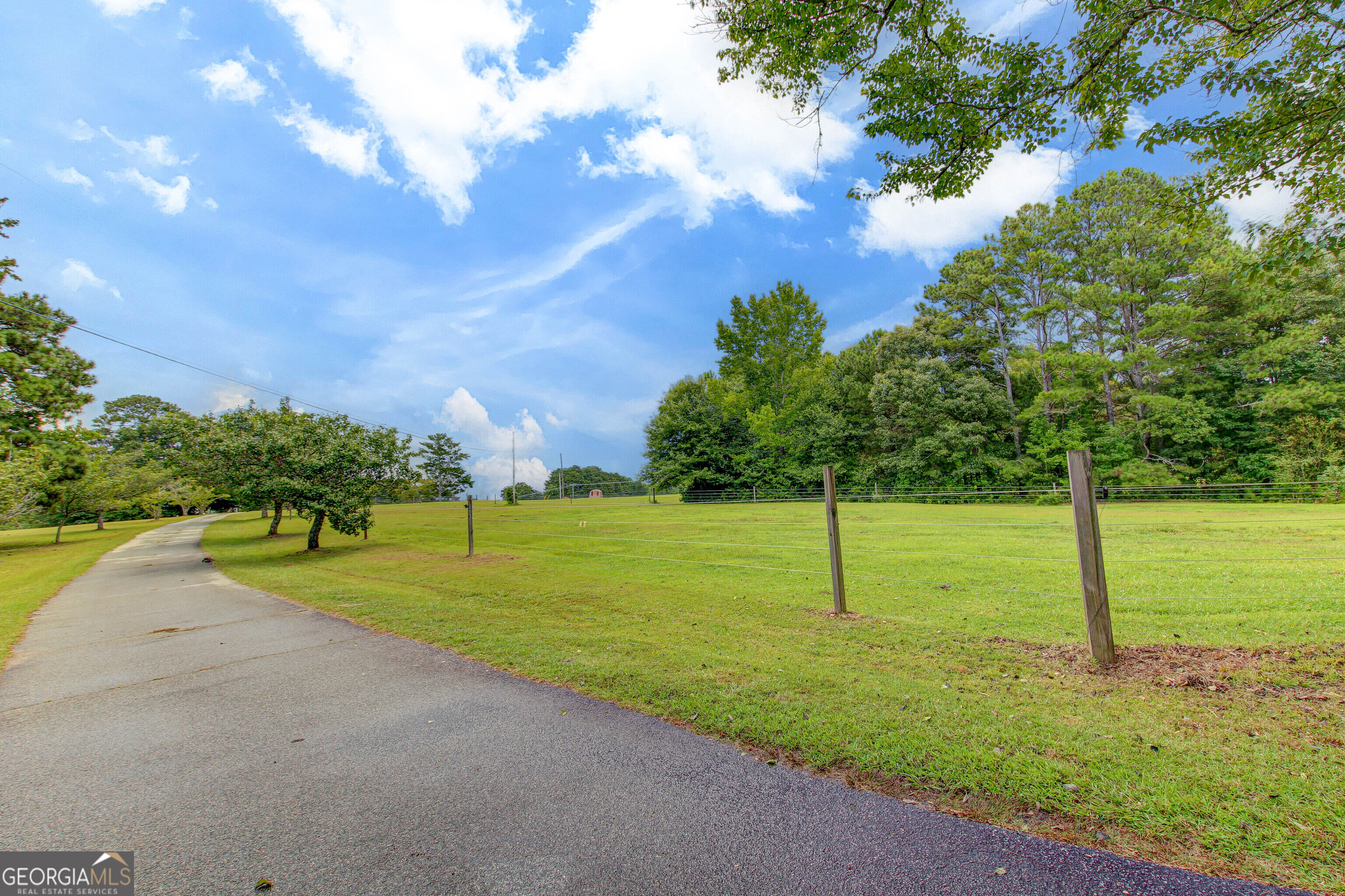3861 Post Road Property Photo 7
