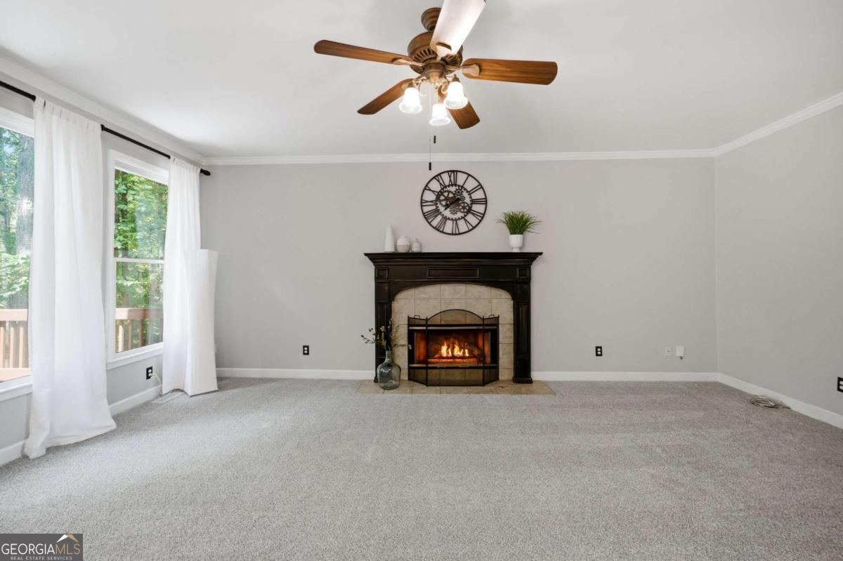 1053 Longwood Drive Property Photo 11