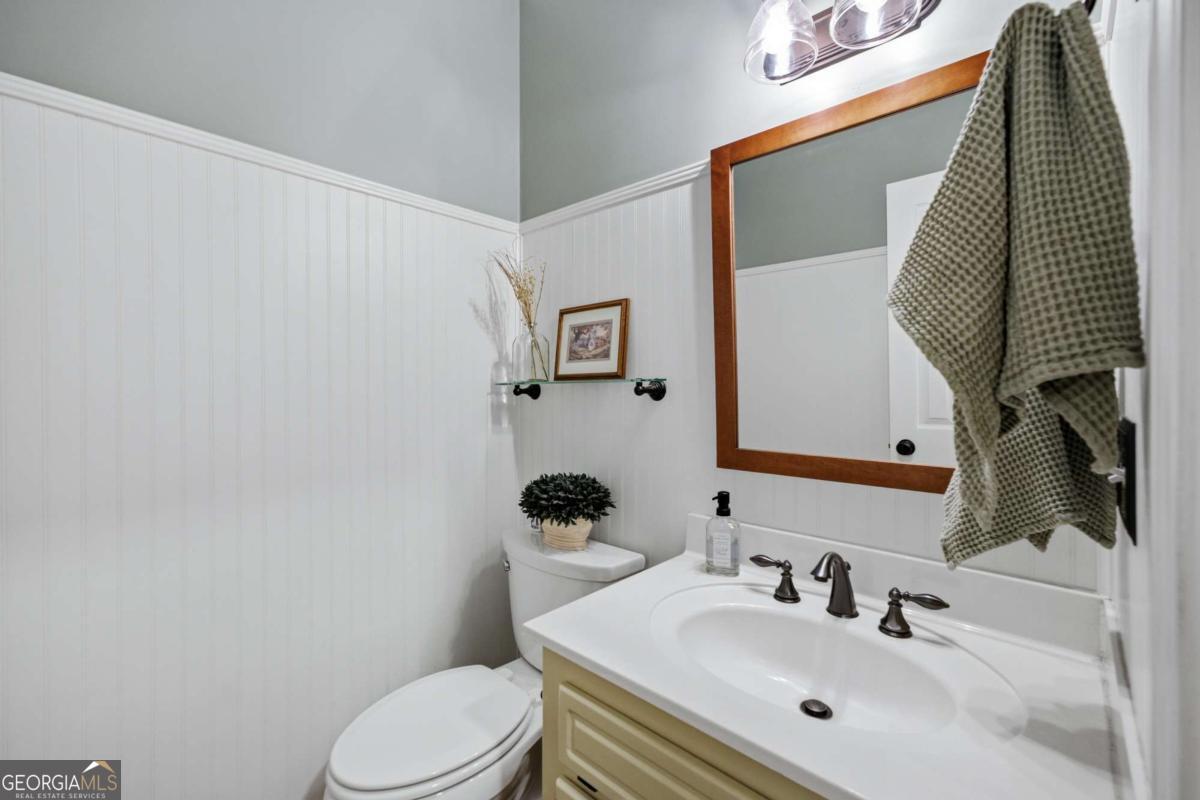 1053 Longwood Drive Property Photo 23