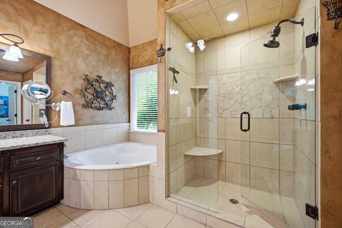 1053 Longwood Drive Property Photo 31