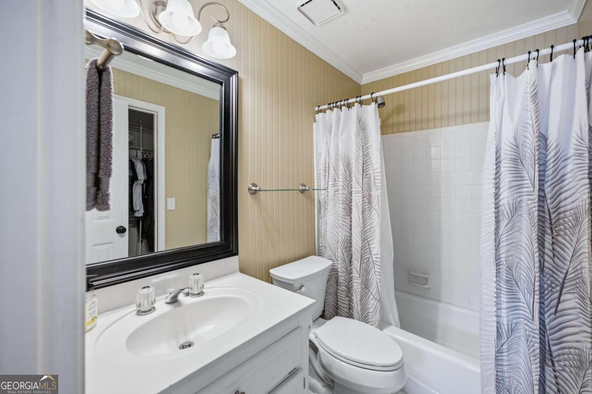 1053 Longwood Drive Property Photo 37