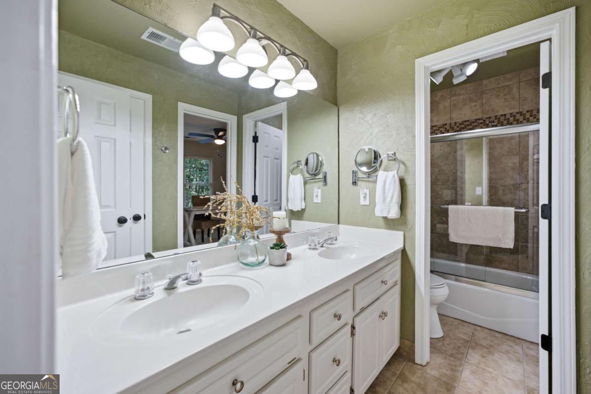 1053 Longwood Drive Property Photo 41