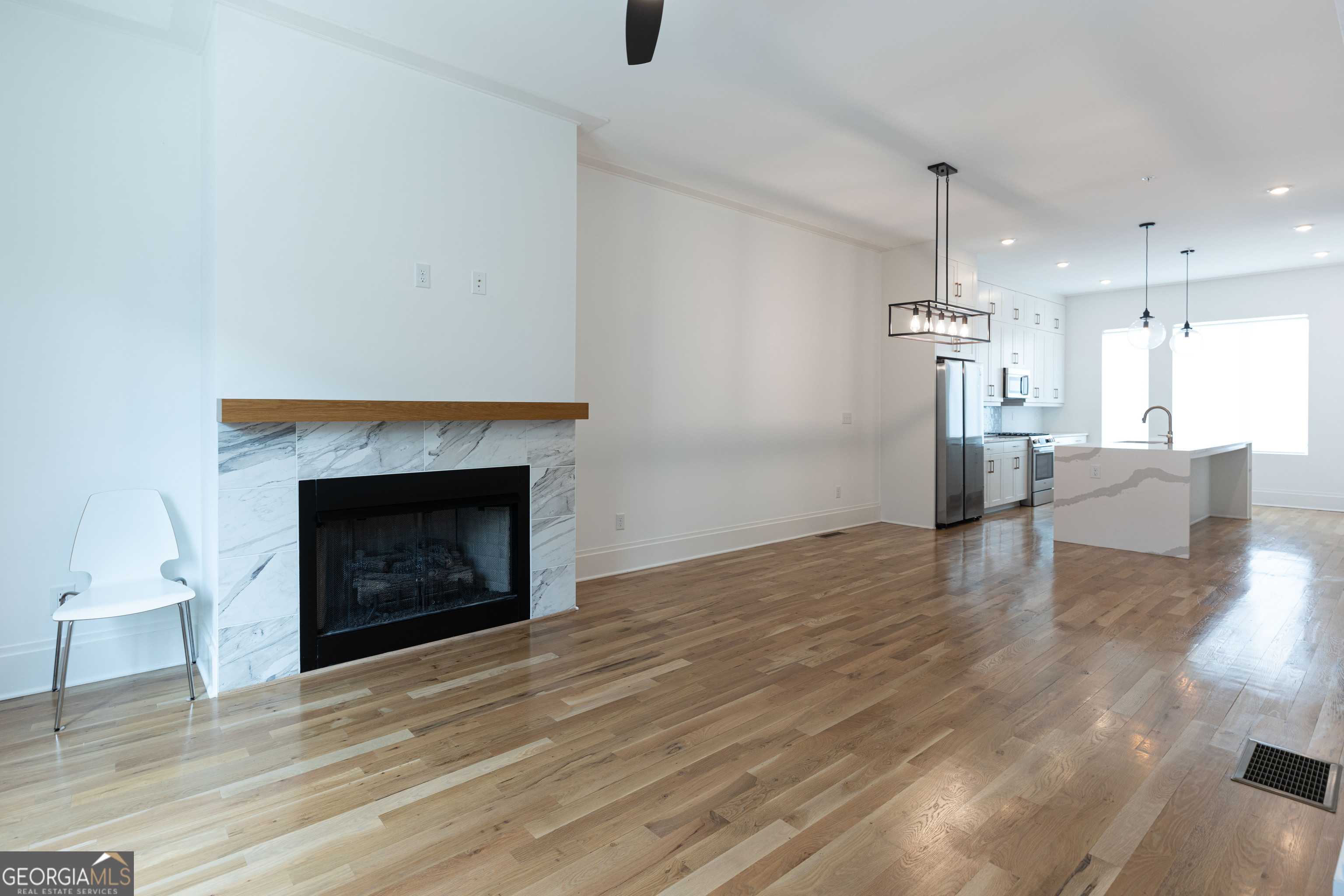 1836 Memorial Drive Se Property Photo 1