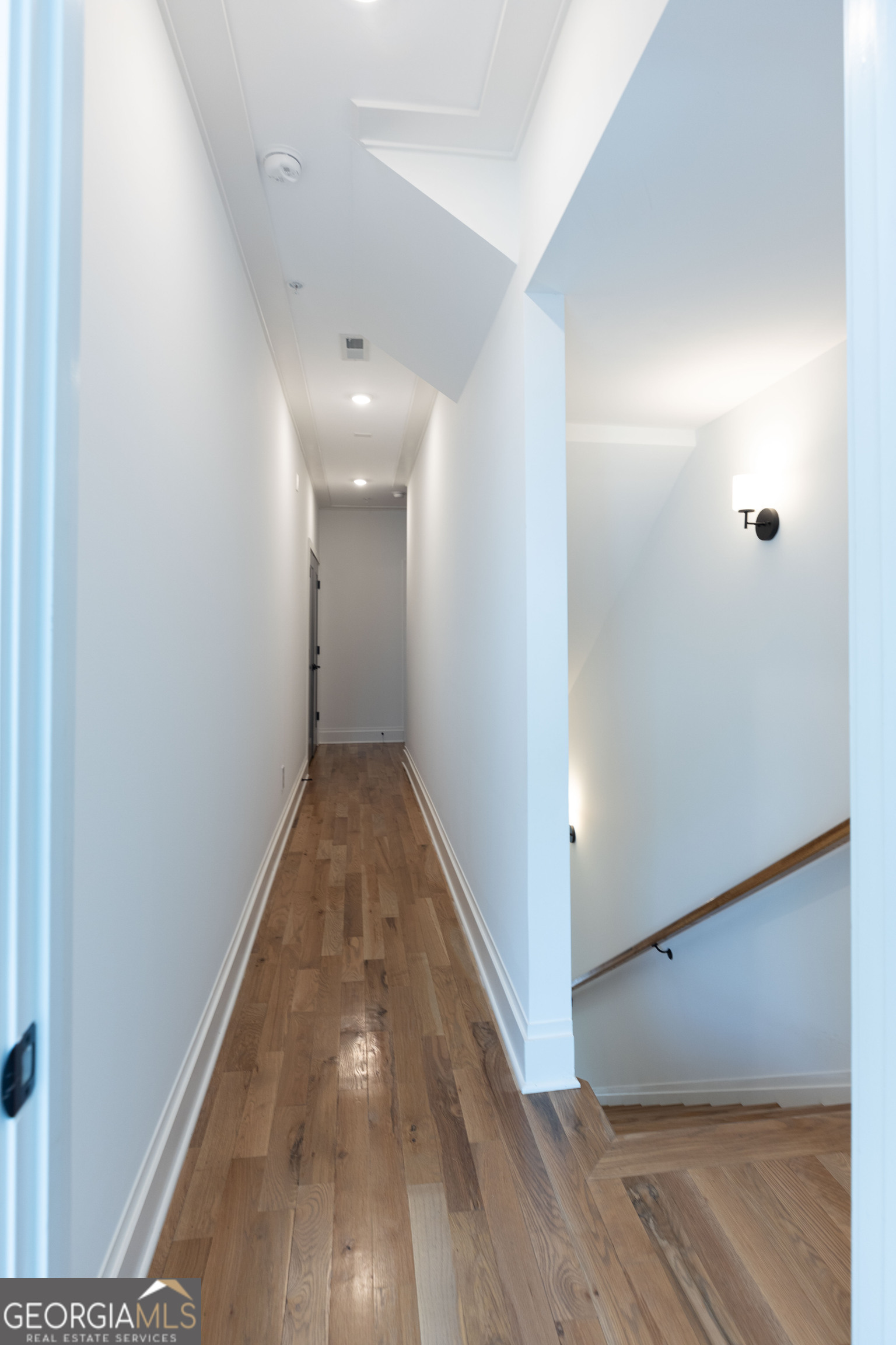 1836 Memorial Drive Se Property Photo 8