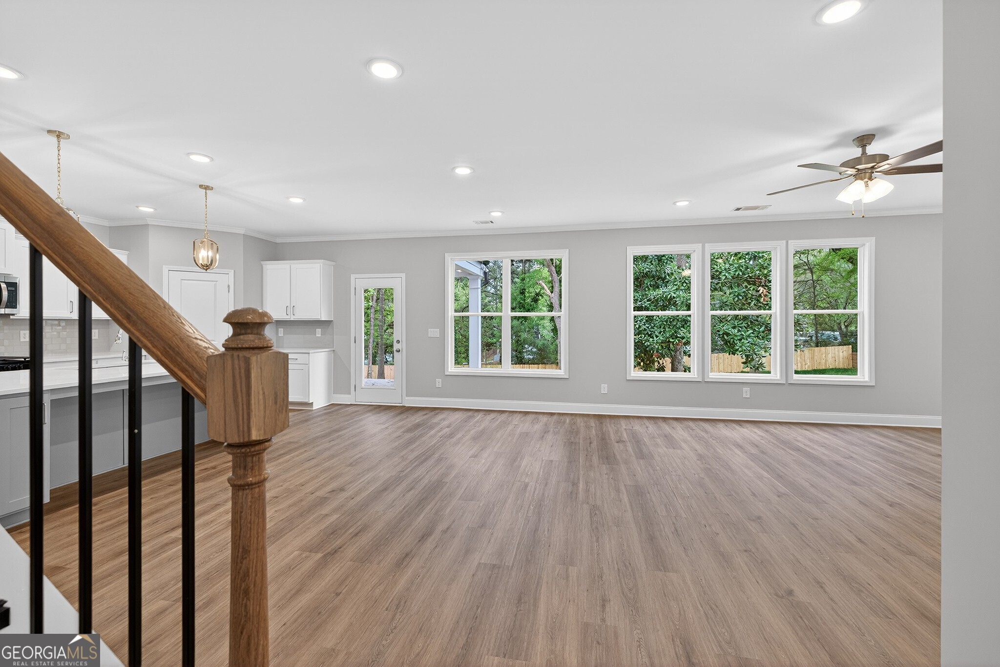 4862 White Street Property Photo 4
