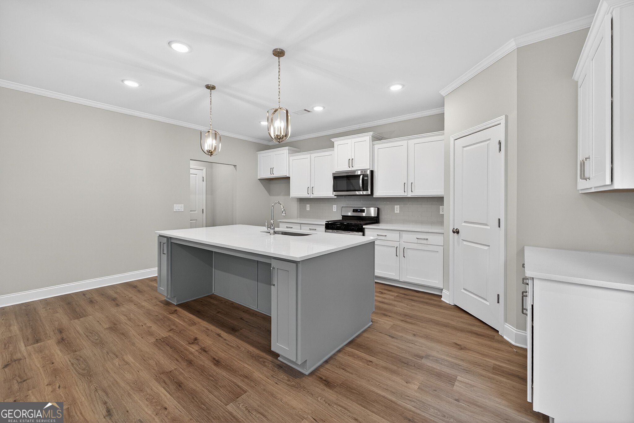 4862 White Street Property Photo 10