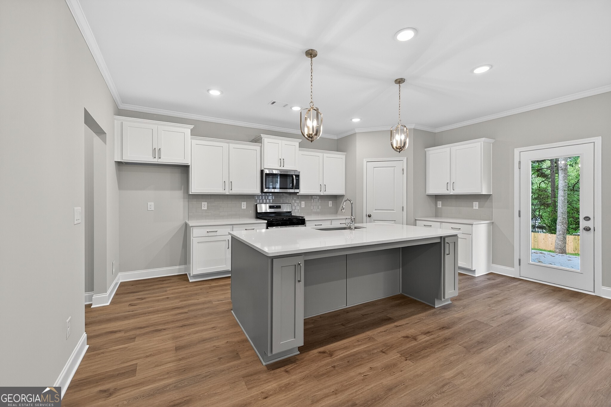4862 White Street Property Photo 11