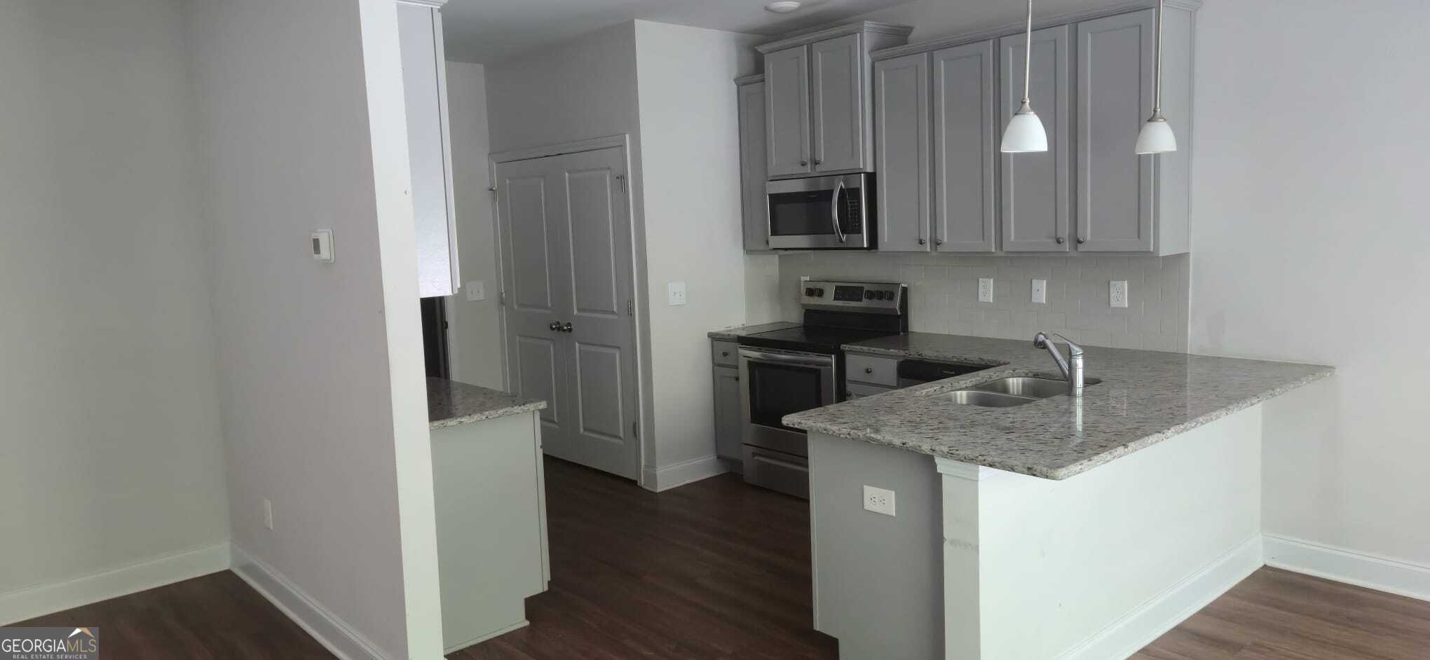 10172 Benton Woods Drive Property Photo 3