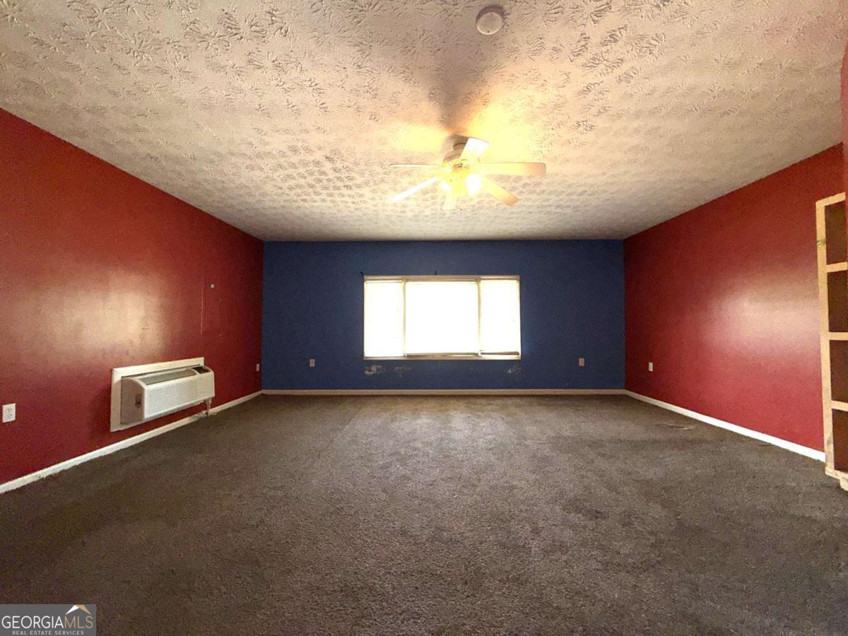 135 Windhaven Place Property Photo 12