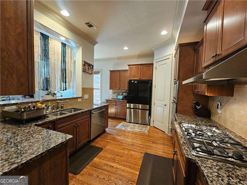 10924 Waters Road Property Photo 11