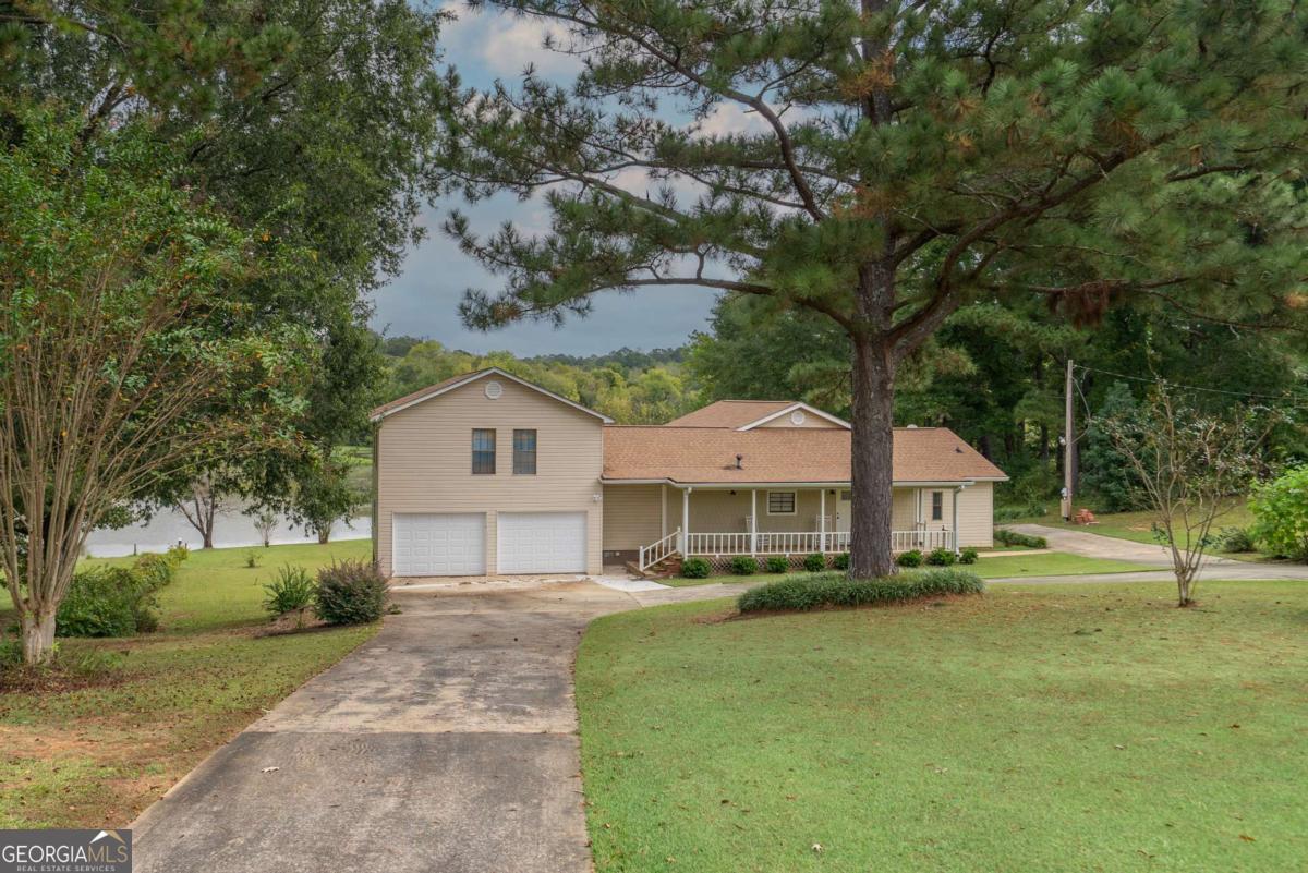 1180 Green Briar Drive Property Photo 3