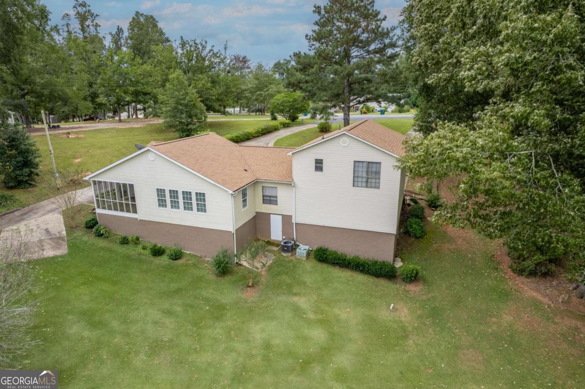 1180 Green Briar Drive Property Photo 4