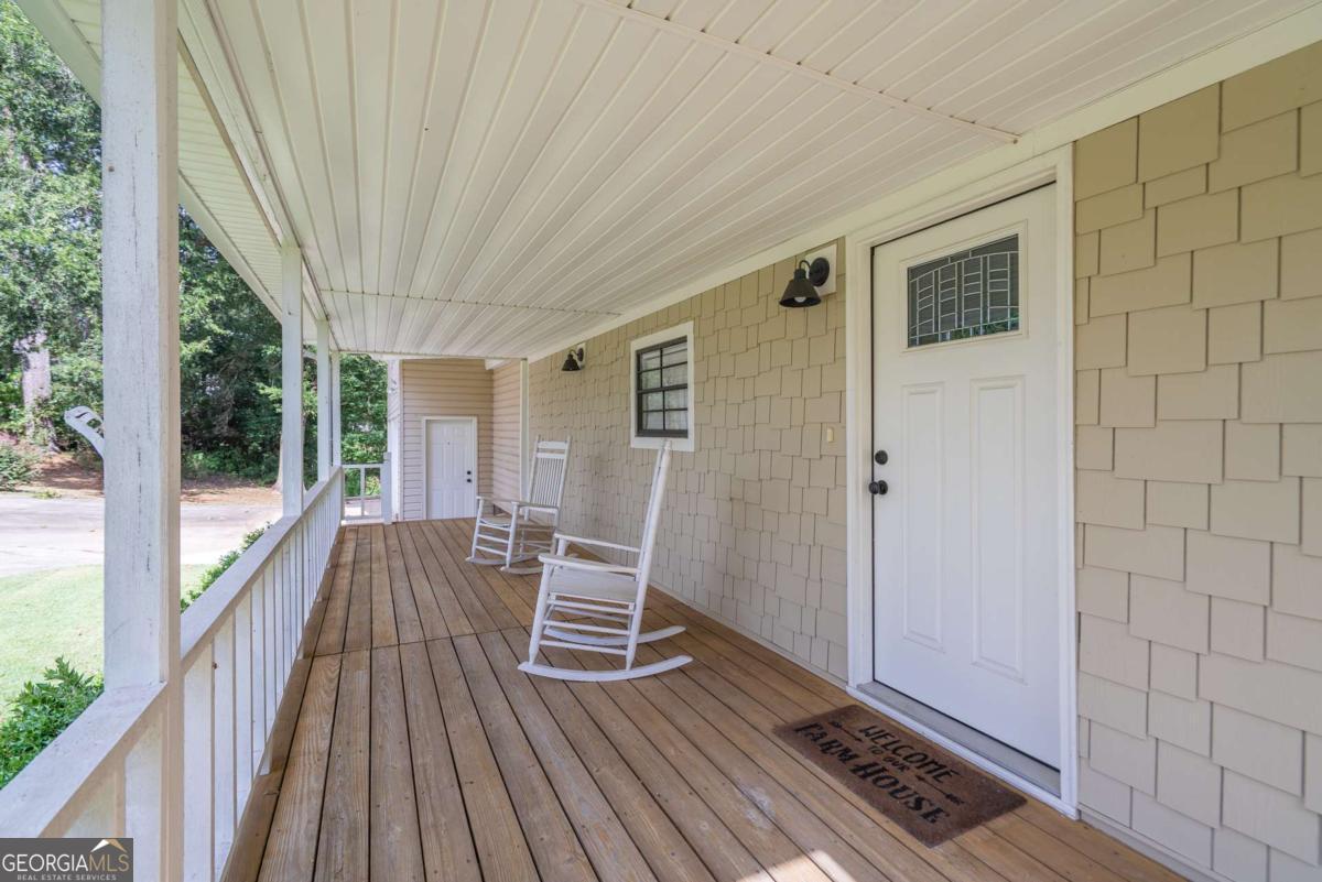 1180 Green Briar Drive Property Photo 8