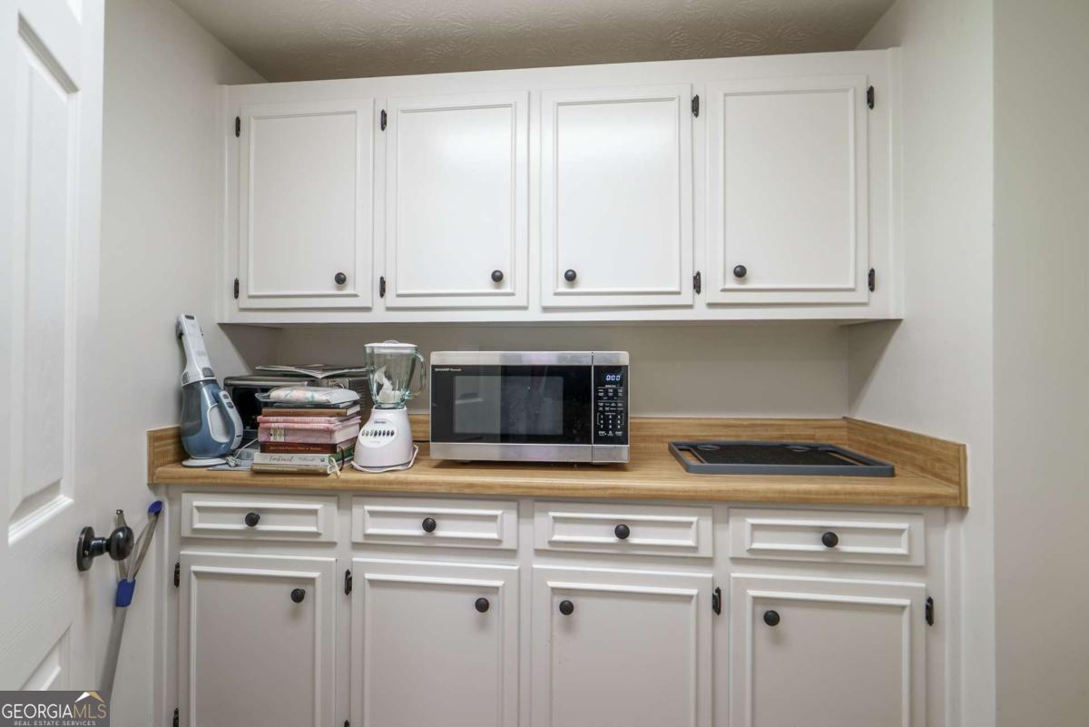 1180 Green Briar Drive Property Photo 16