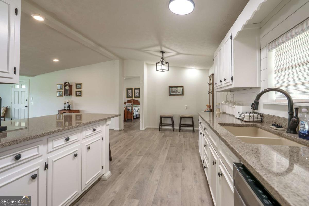 1180 Green Briar Drive Property Photo 17