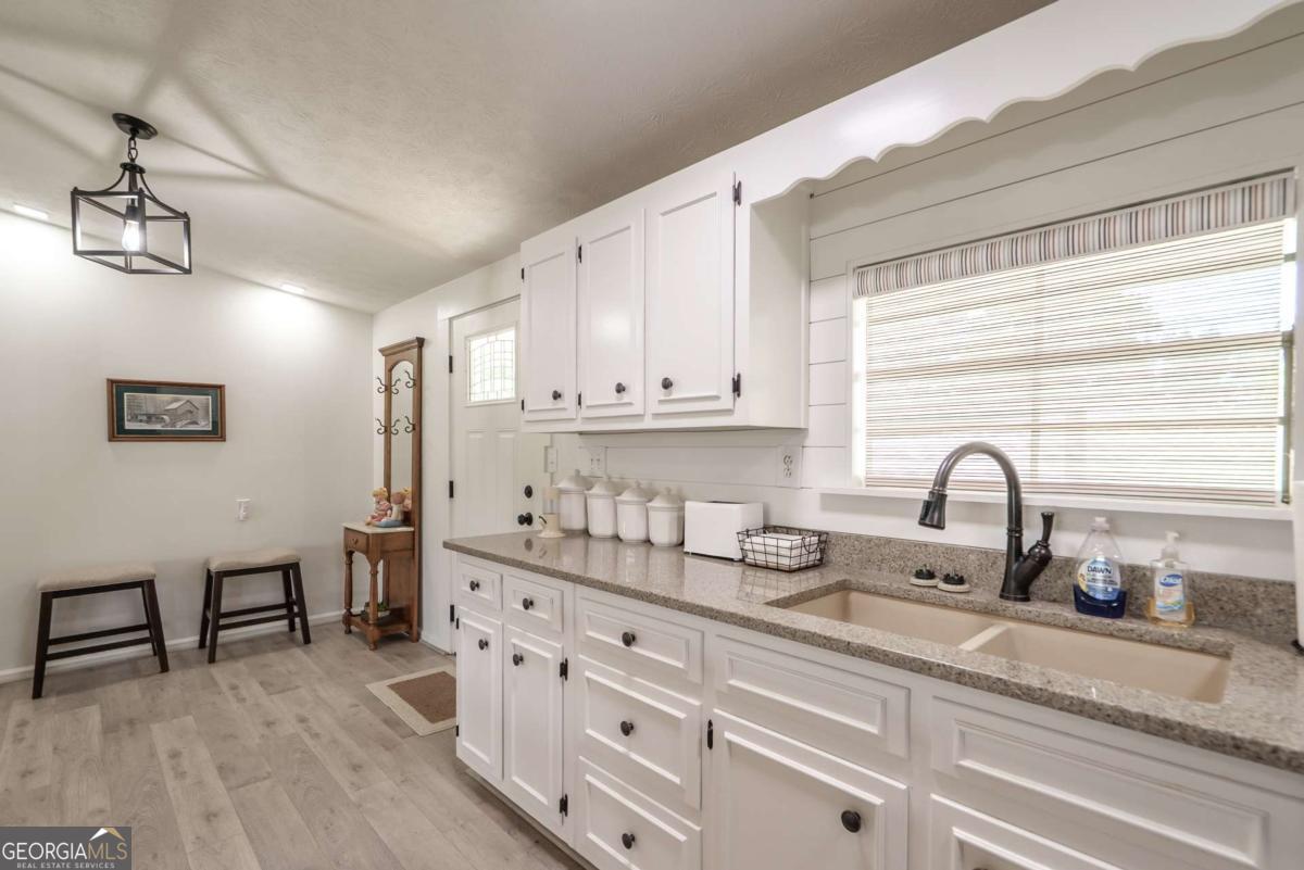 1180 Green Briar Drive Property Photo 18