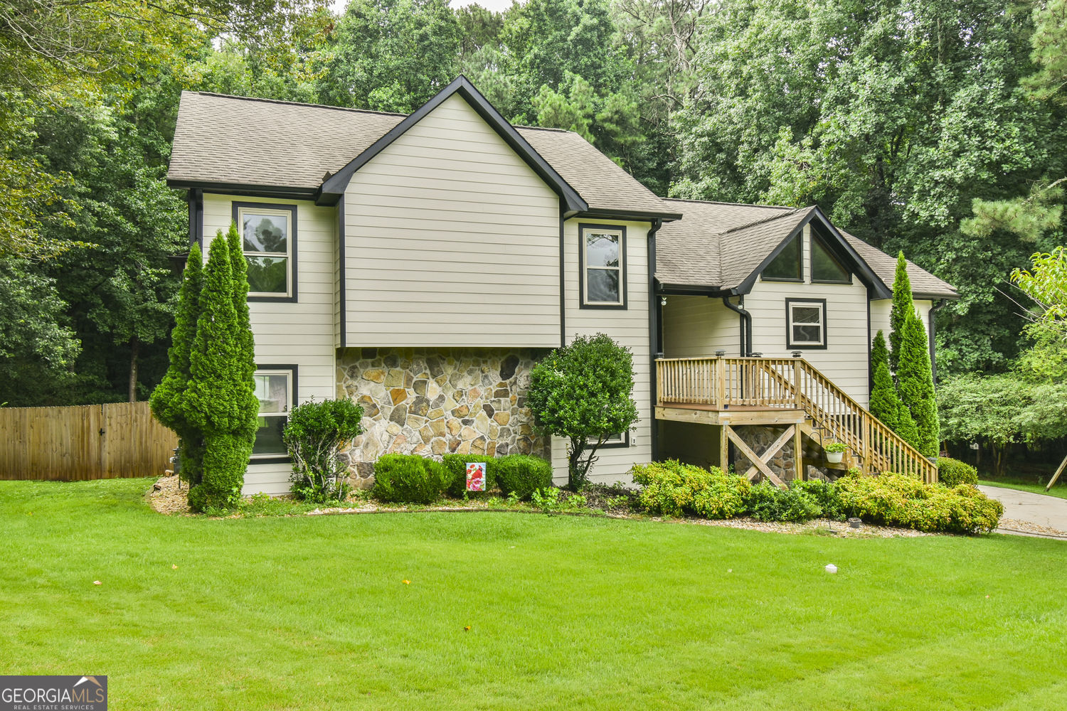 3829 Lamplighter Circle Property Photo 5