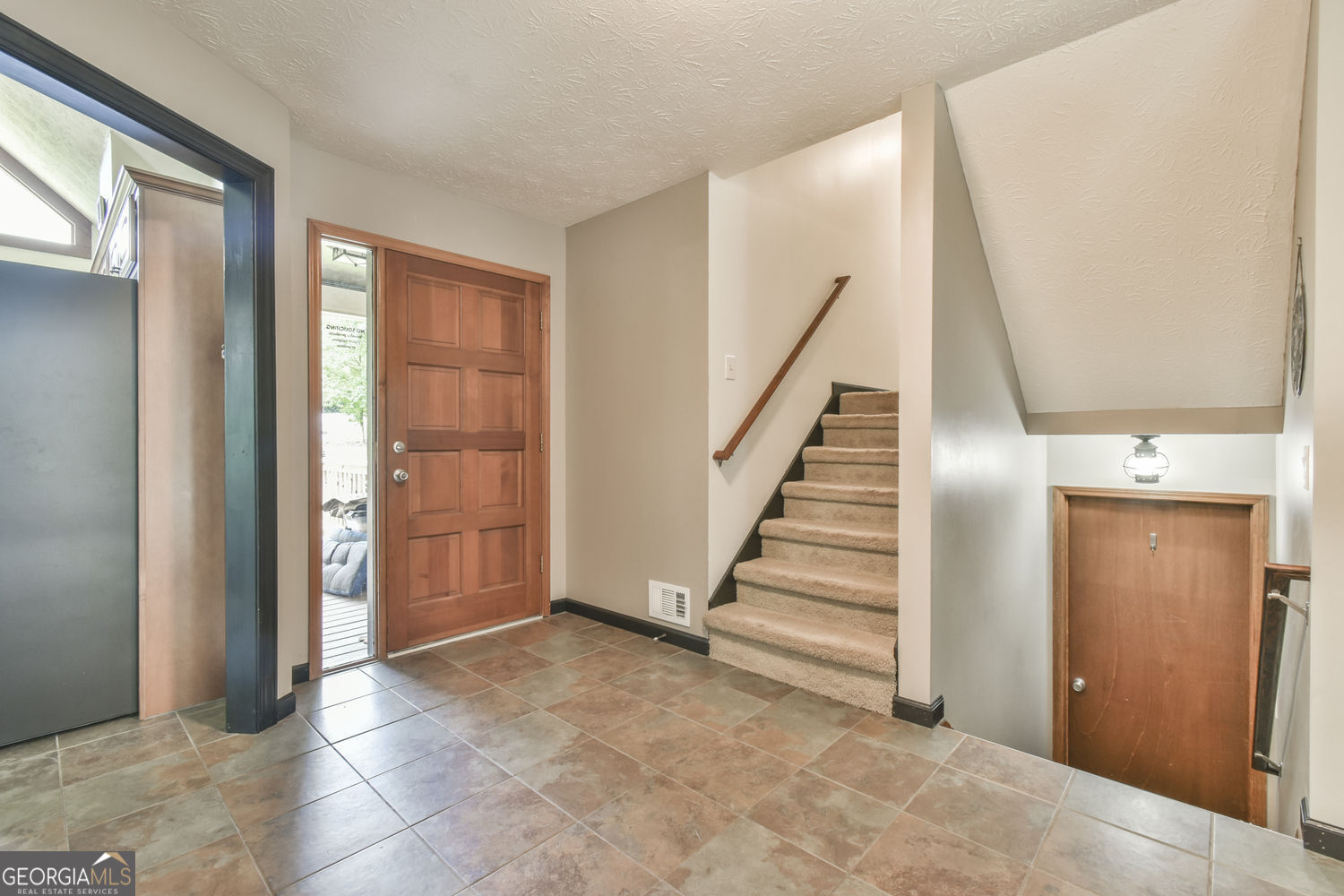 3829 Lamplighter Circle Property Photo 7
