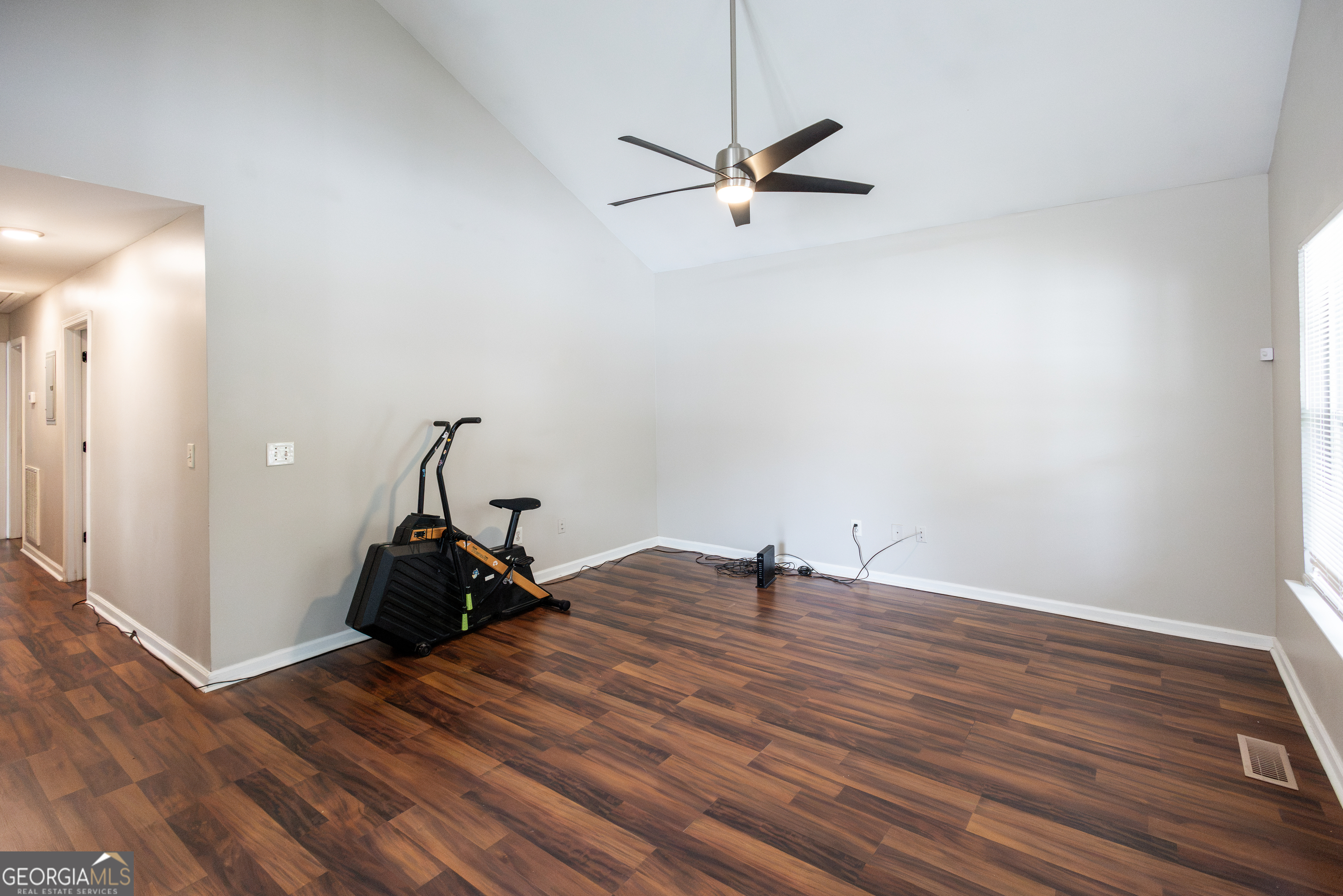 2395 Second Street Property Photo 3