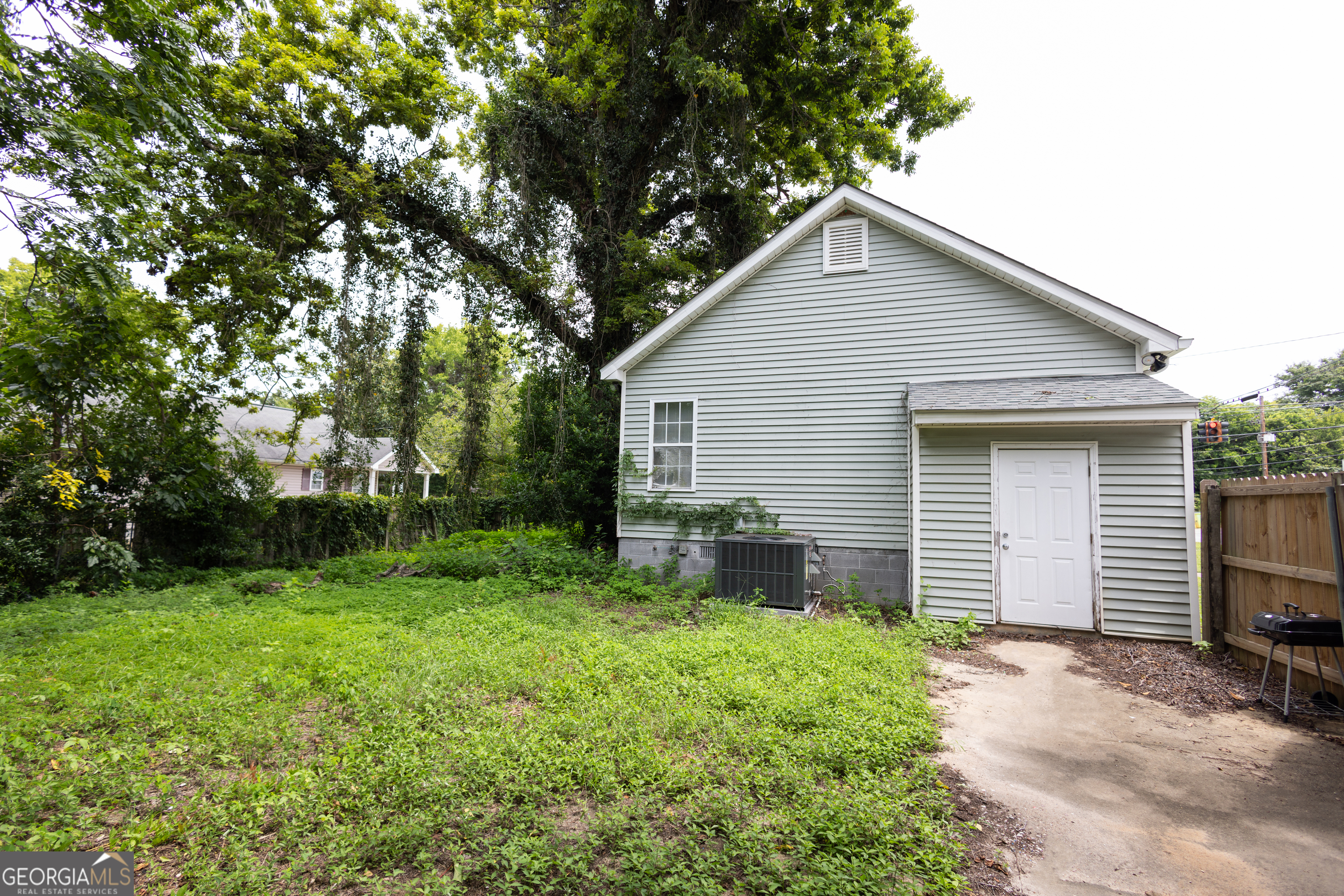 2395 Second Street Property Photo 9
