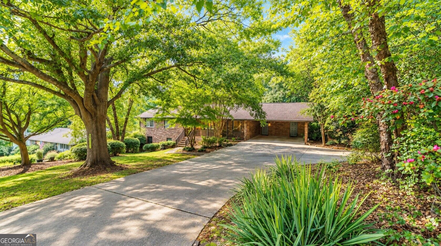 759 Riverhill Drive Property Photo 4