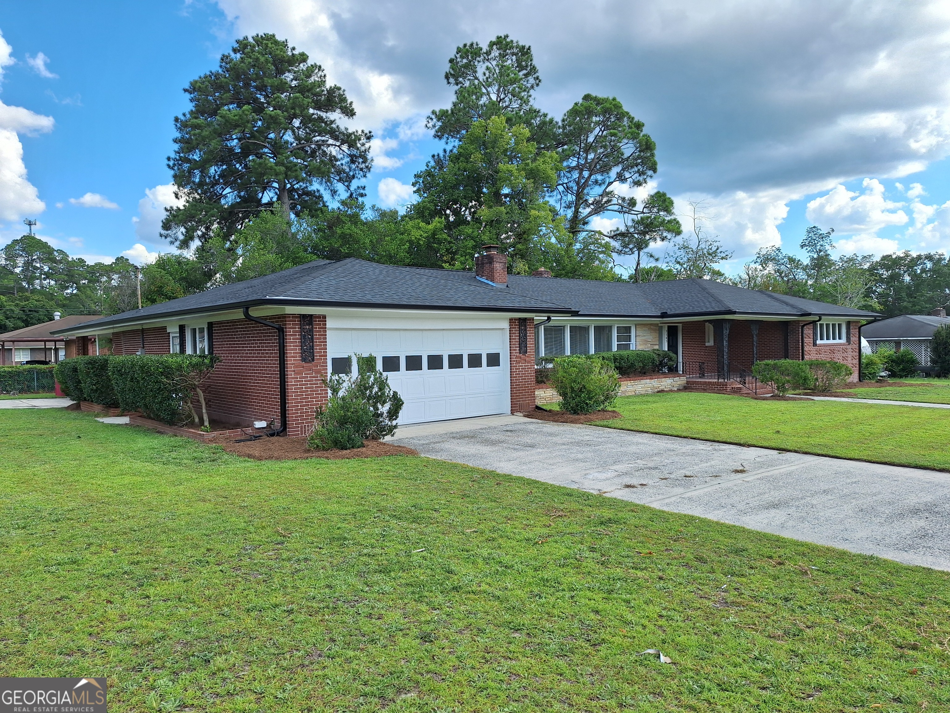 3145 Pasadena Drive Property Photo 3