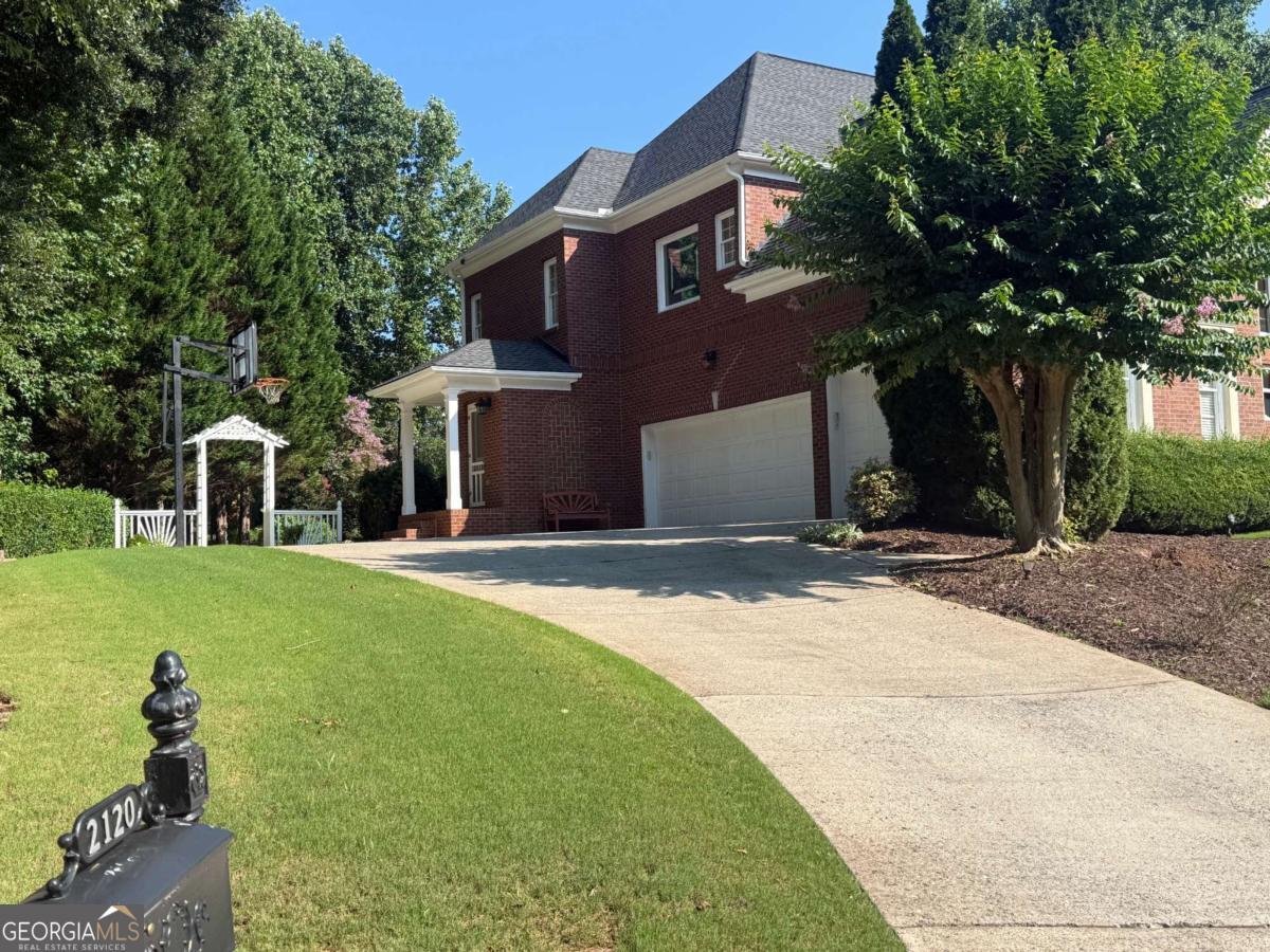 2120 Falling Water Court Property Photo 3