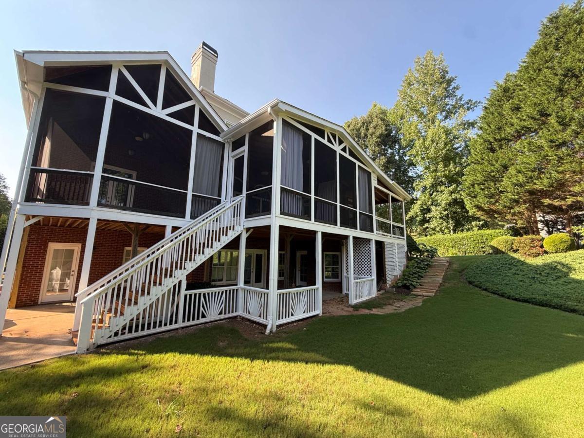 2120 Falling Water Court Property Photo 5