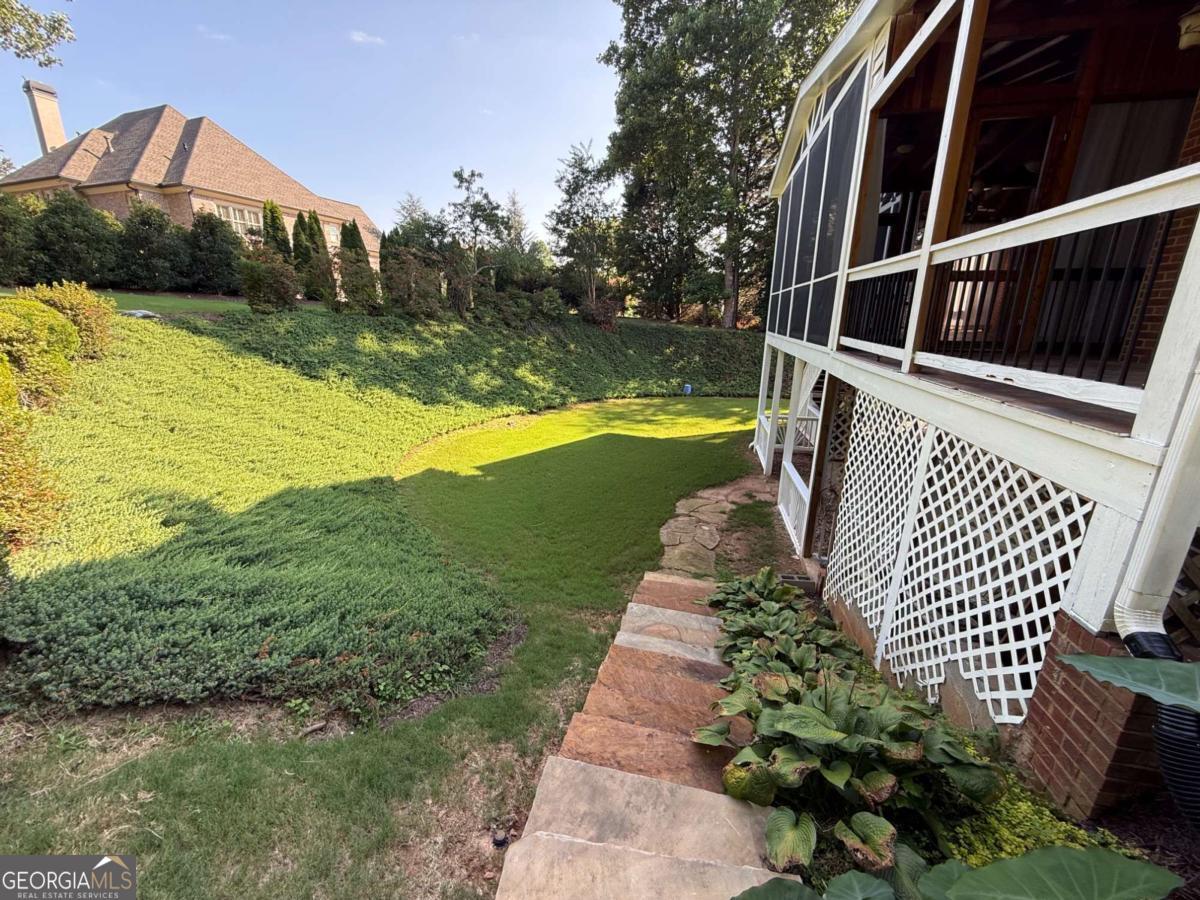 2120 Falling Water Court Property Photo 8