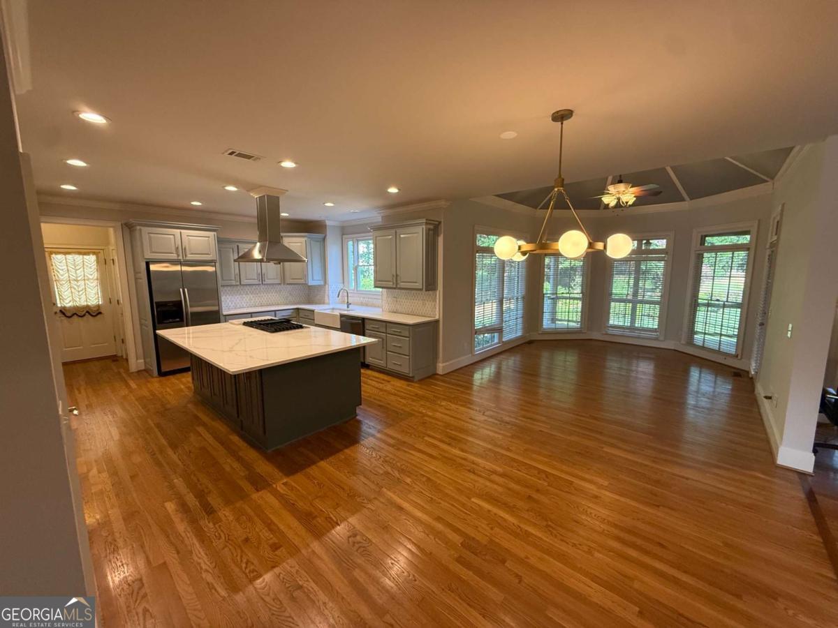 2120 Falling Water Court Property Photo 12